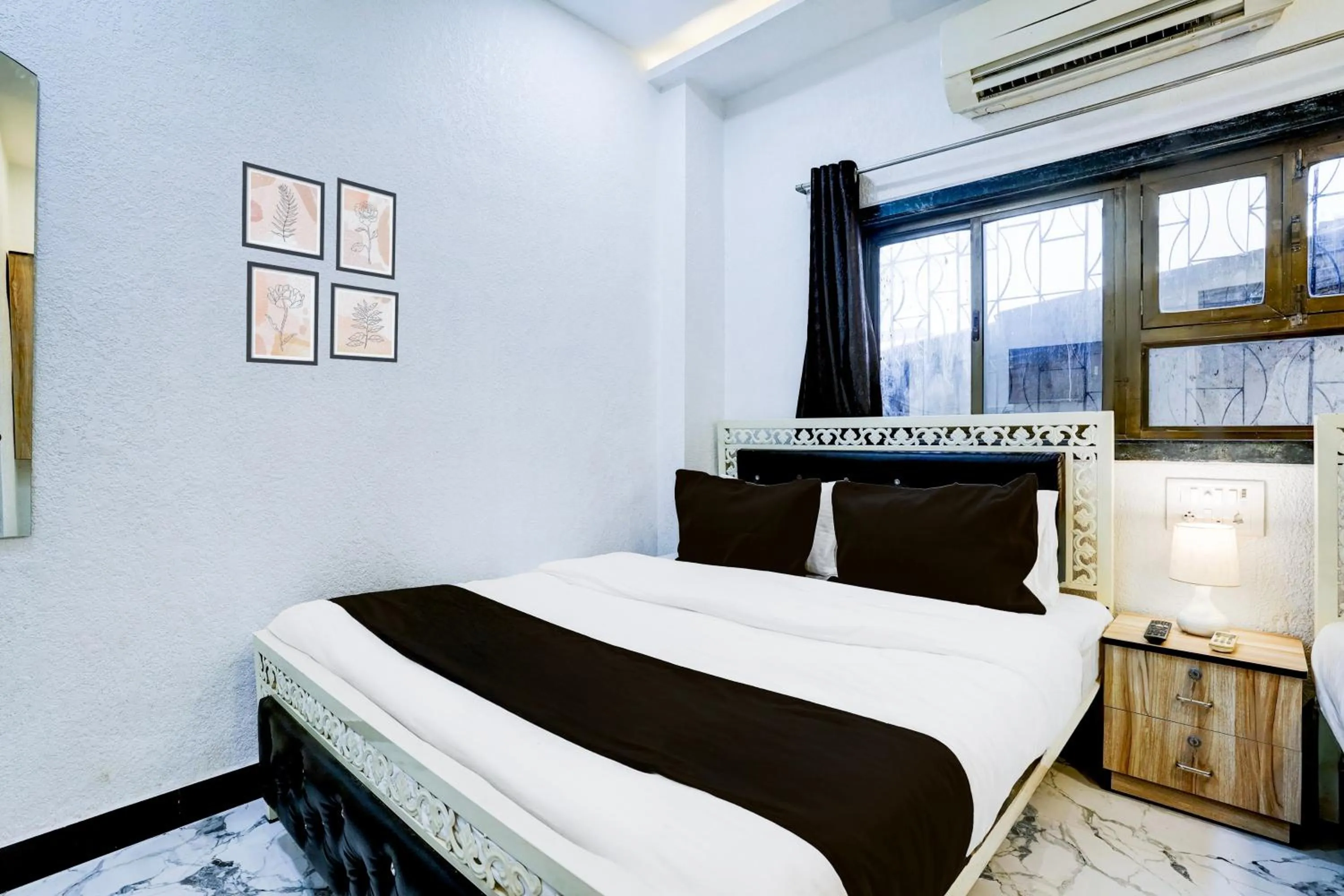 Bedroom, Bed in Super Hotel O Khar East Near Railway Station