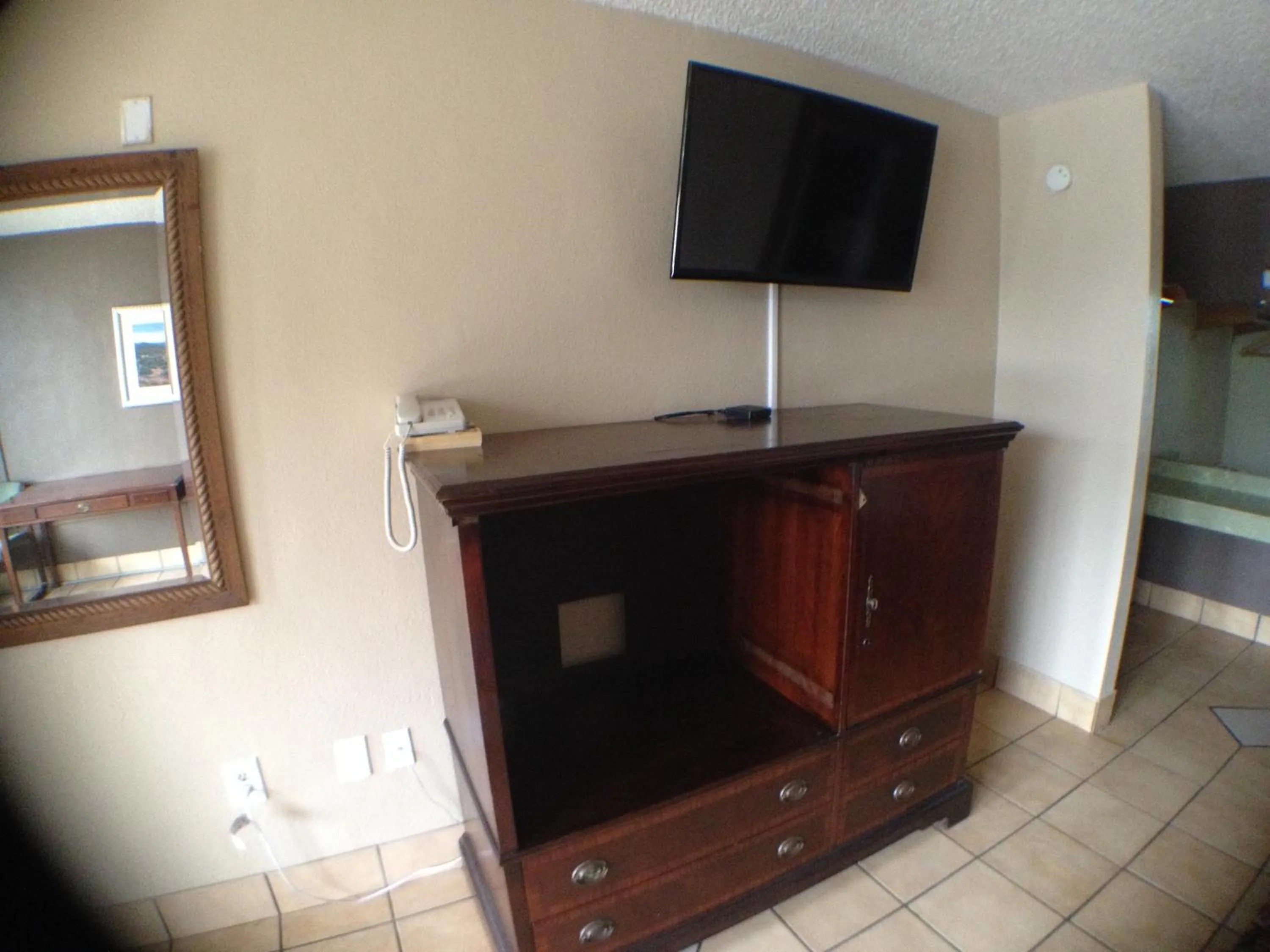 TV and multimedia in Budget Inn Motel