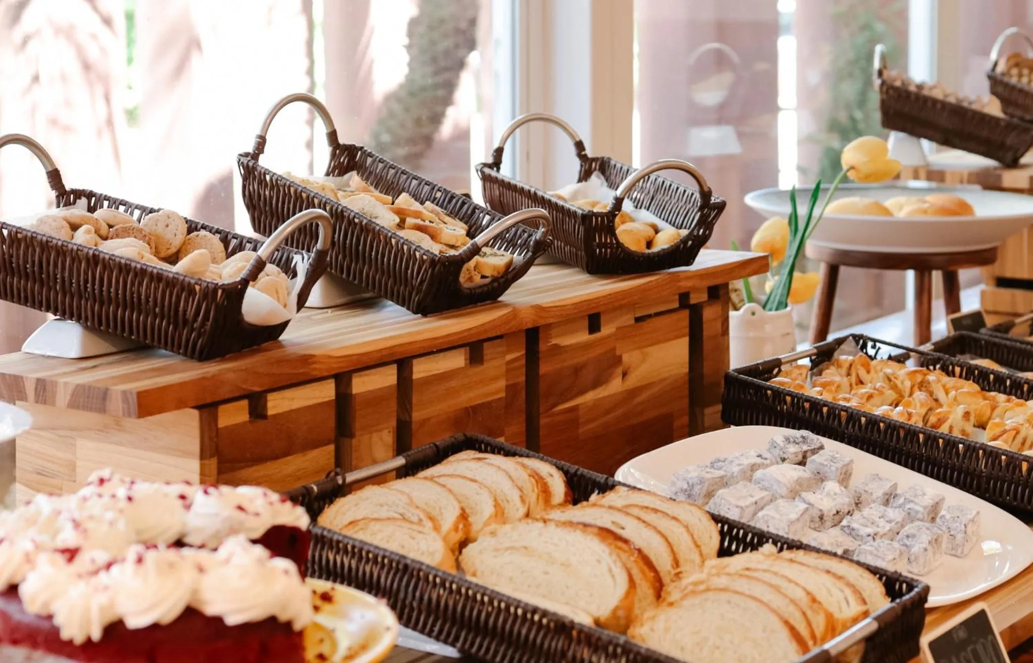 Food and drinks in Carlton Plaza Baobá