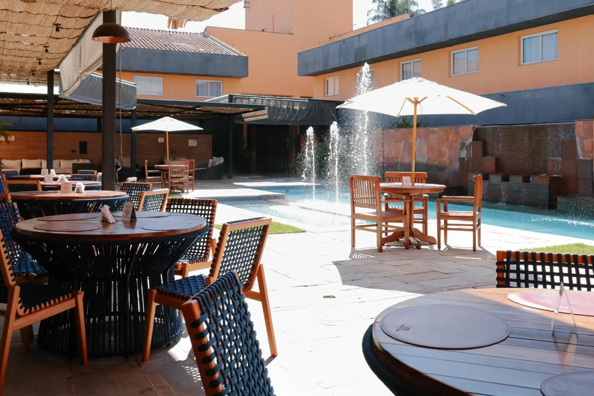 Swimming pool in Carlton Plaza Baobá