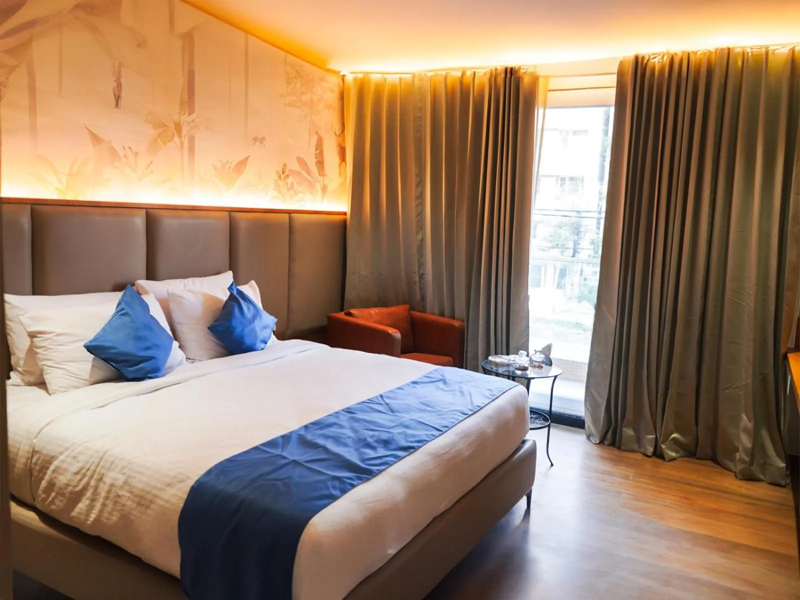 Bed in Clarion Hotel Hyderabad