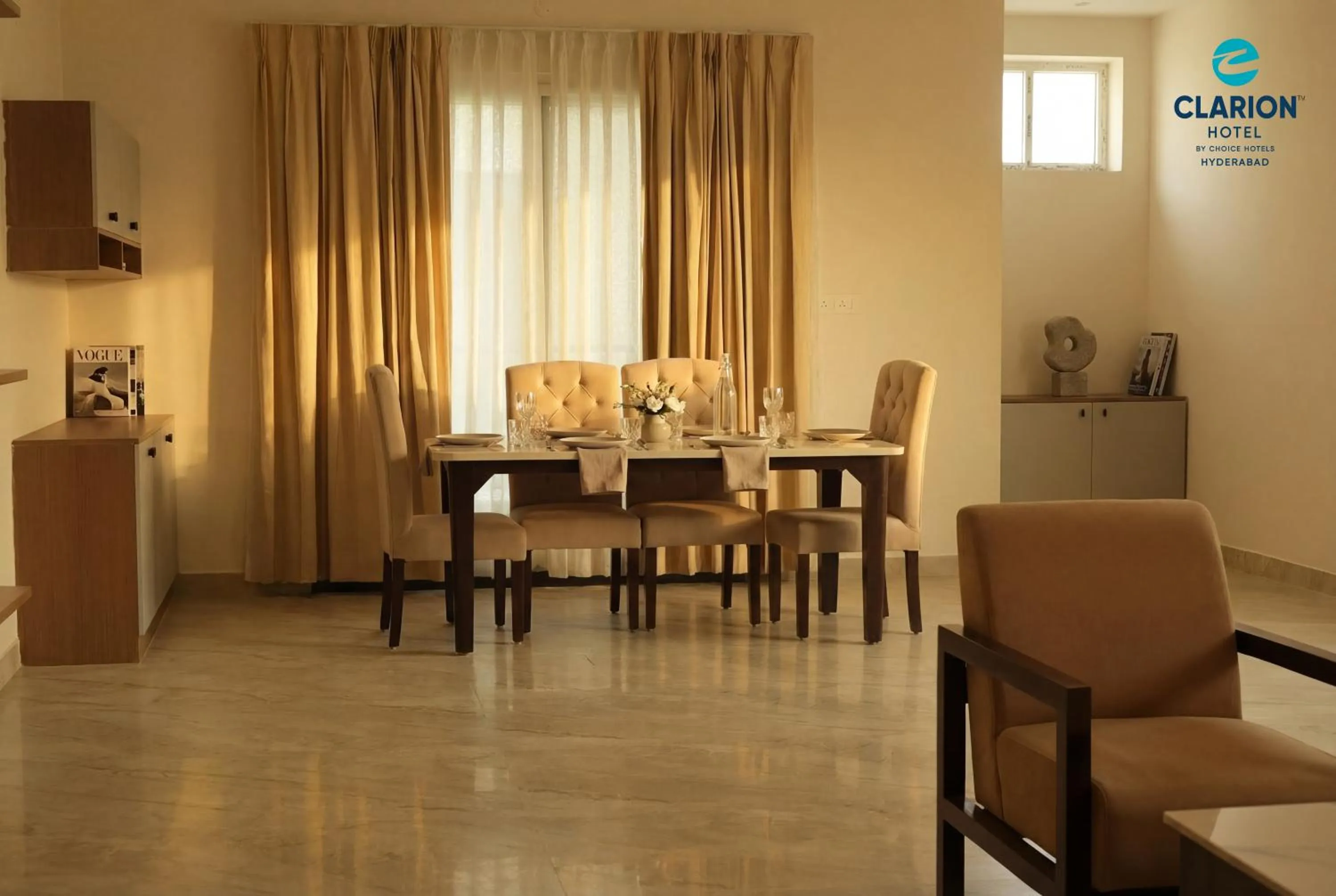 Living room in Clarion Hotel Hyderabad