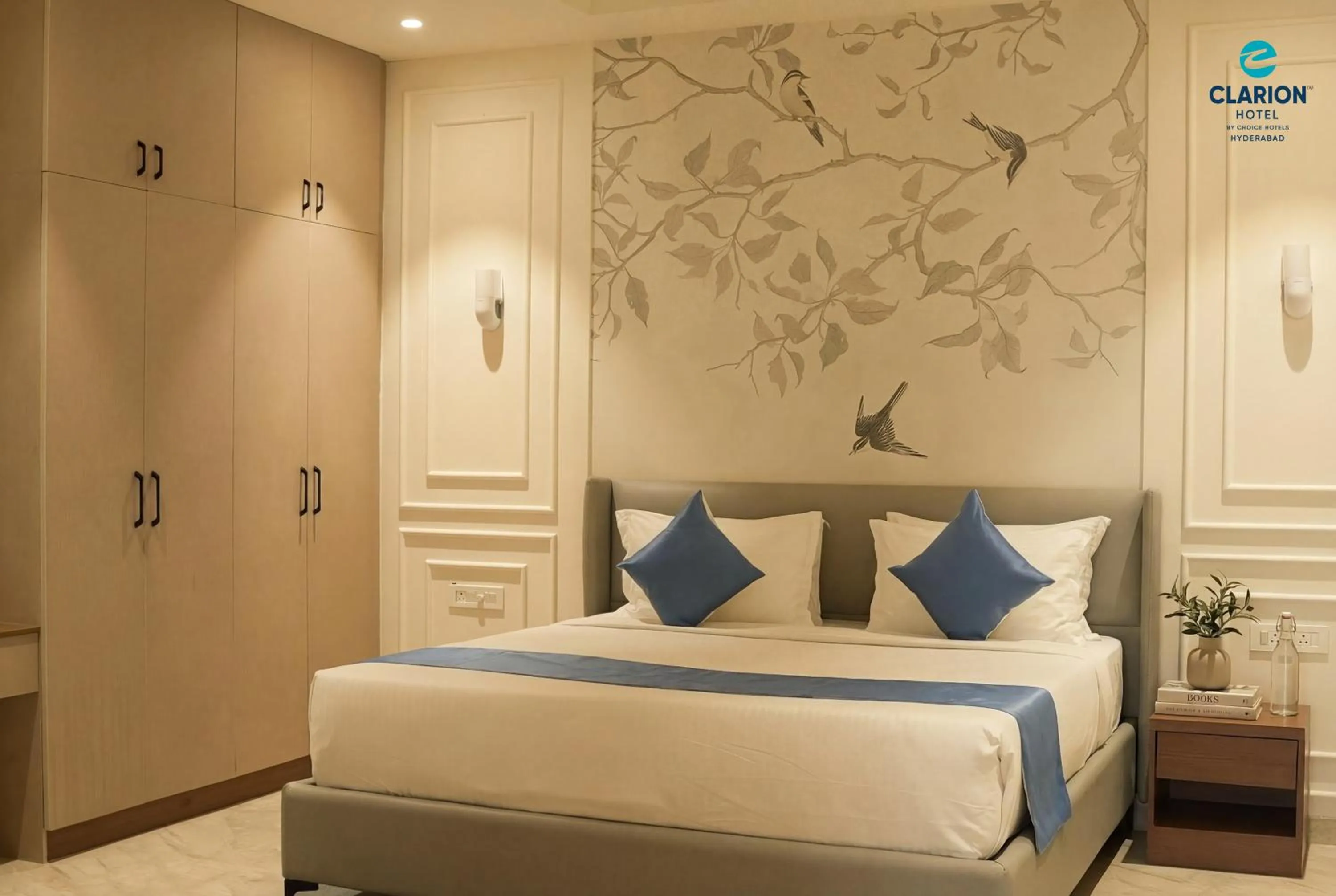 Bedroom, Bed in Clarion Hotel Hyderabad