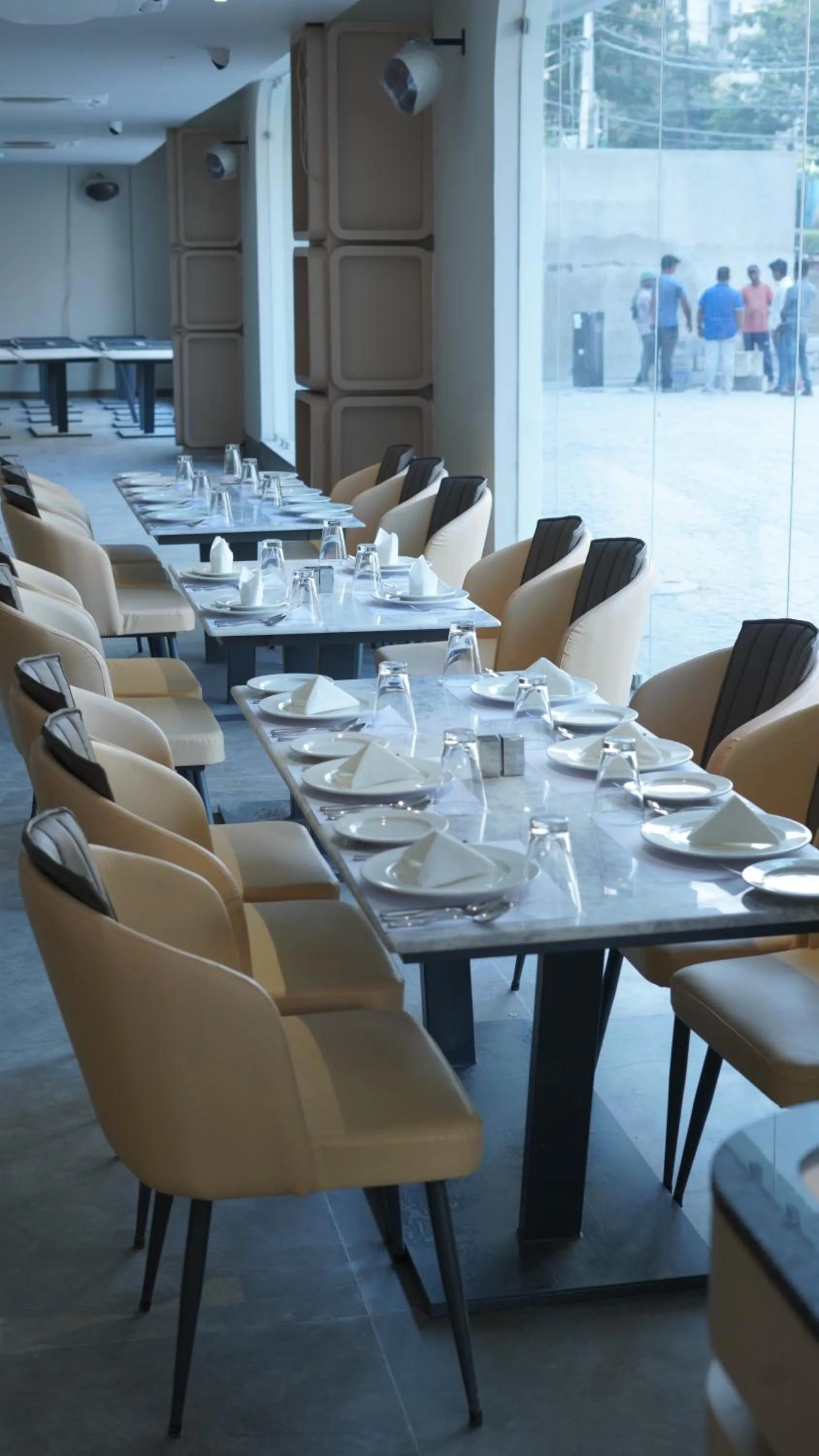 Restaurant/places to eat in Clarion Hotel Hyderabad