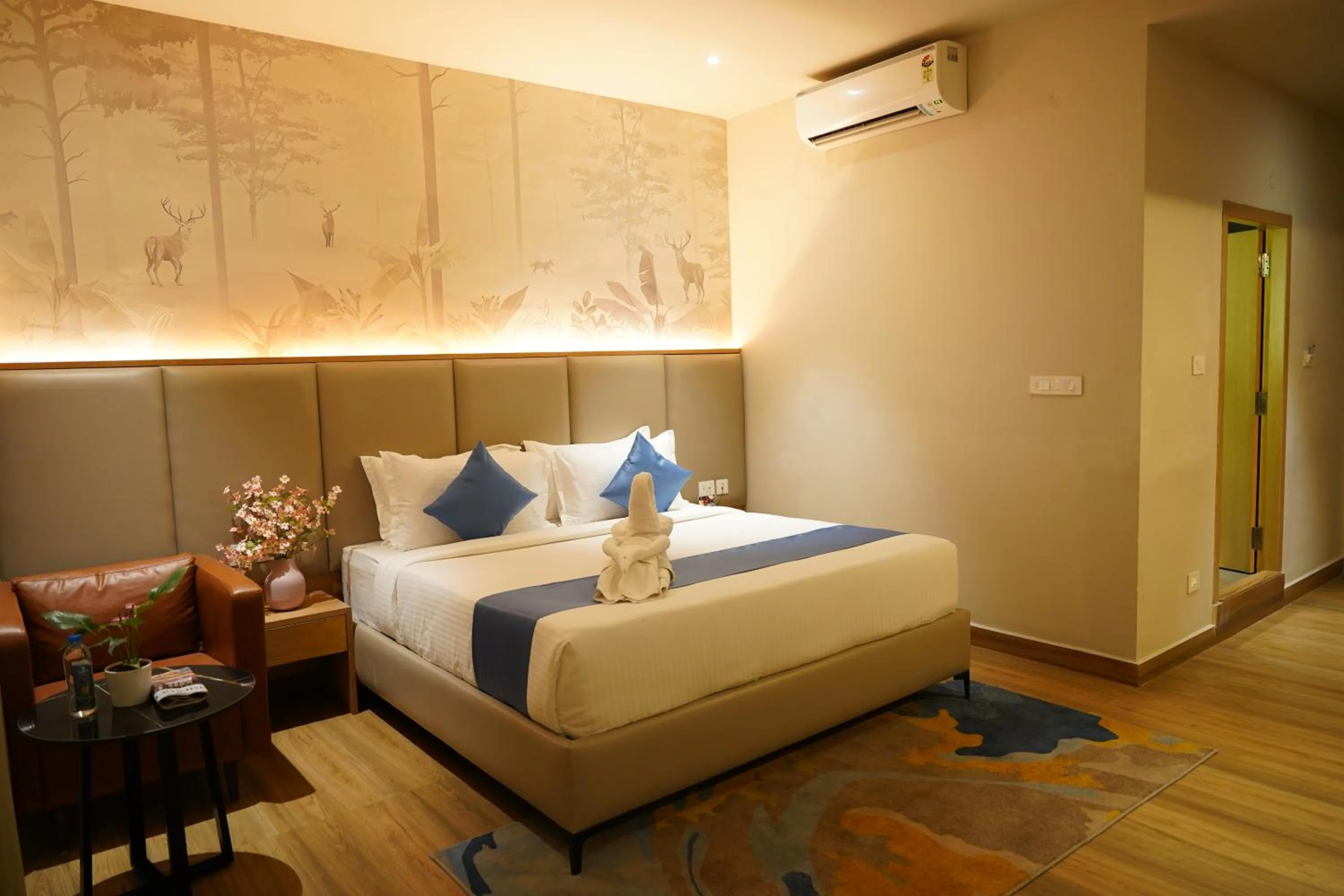 Bedroom, Bed in Clarion Hotel Hyderabad