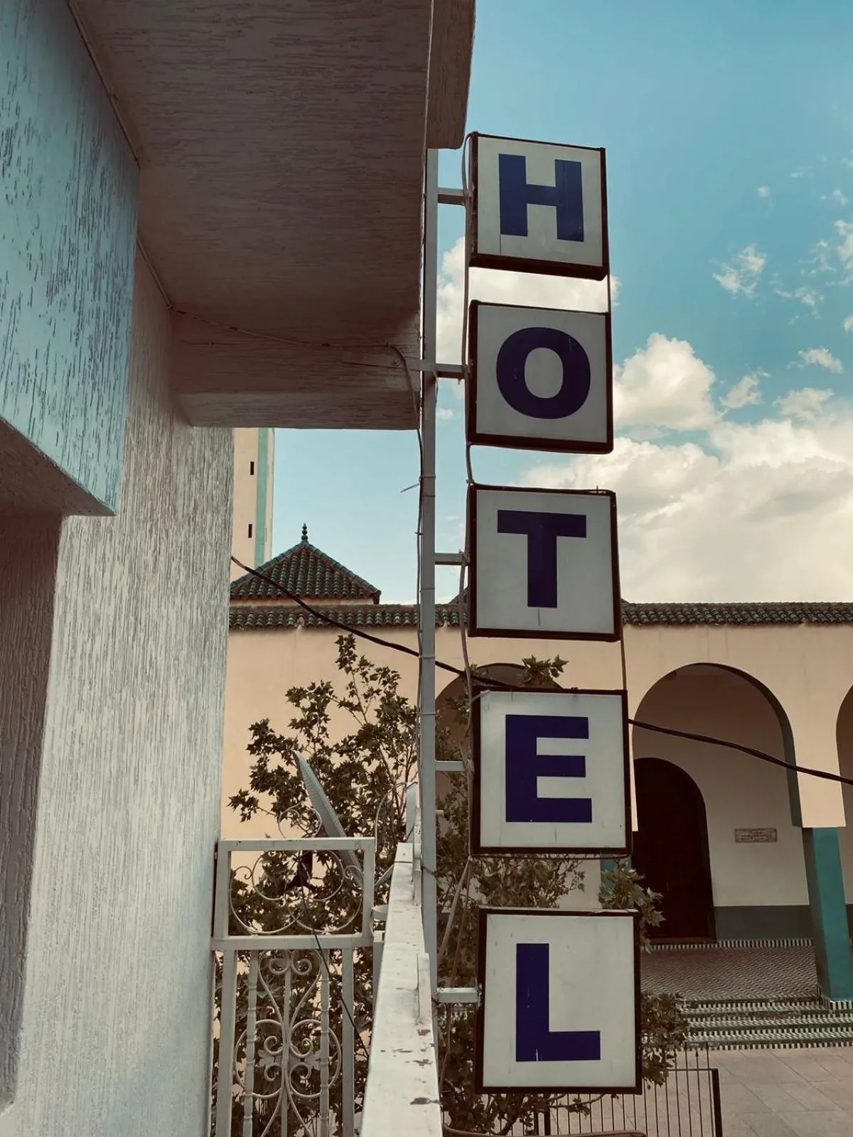 Property building in Hôtel Restaurant Ali