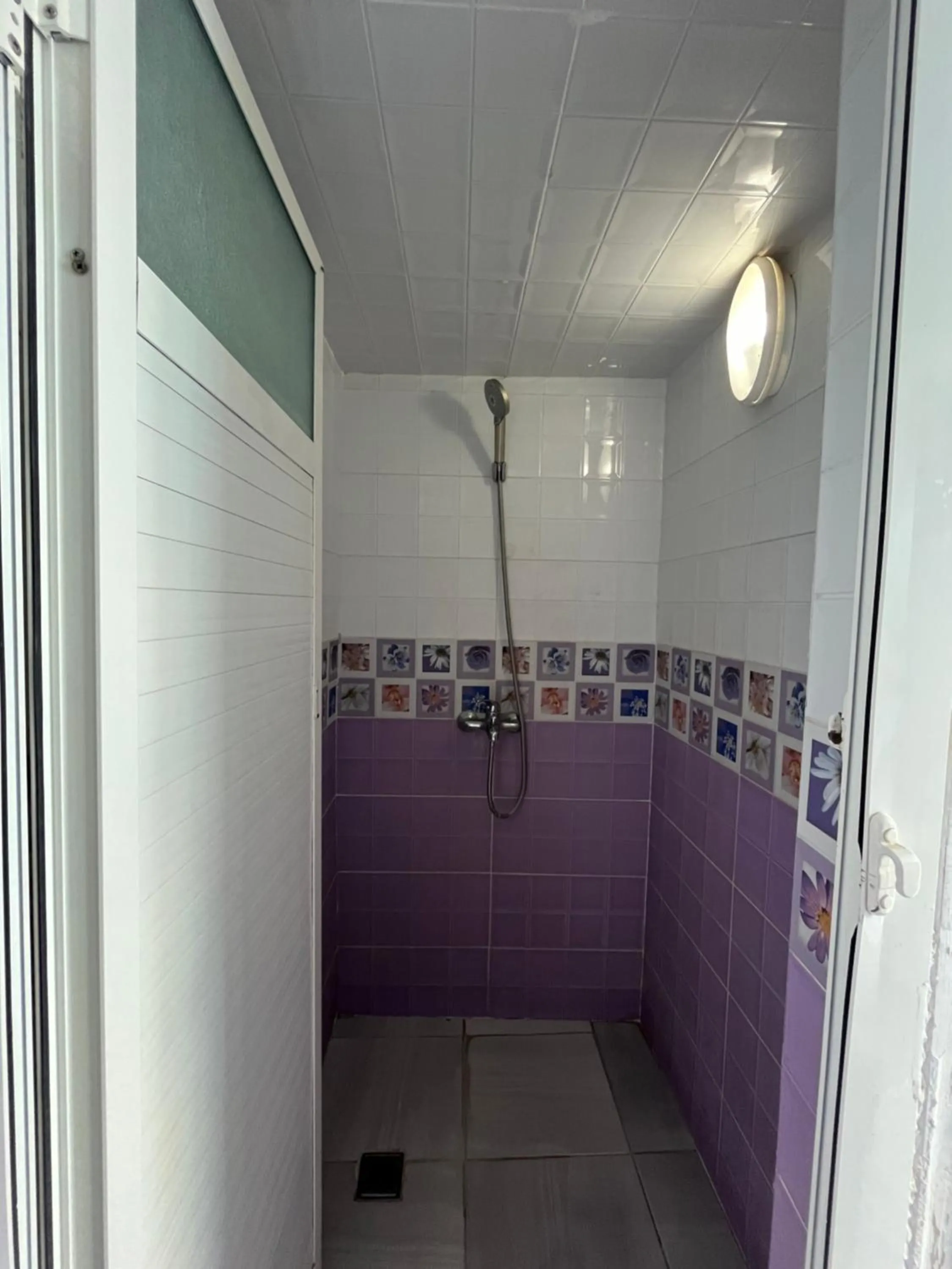 Shower in Hôtel Restaurant Ali