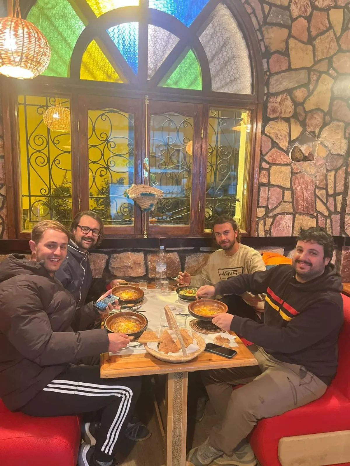 Restaurant/places to eat in Hôtel Restaurant Ali