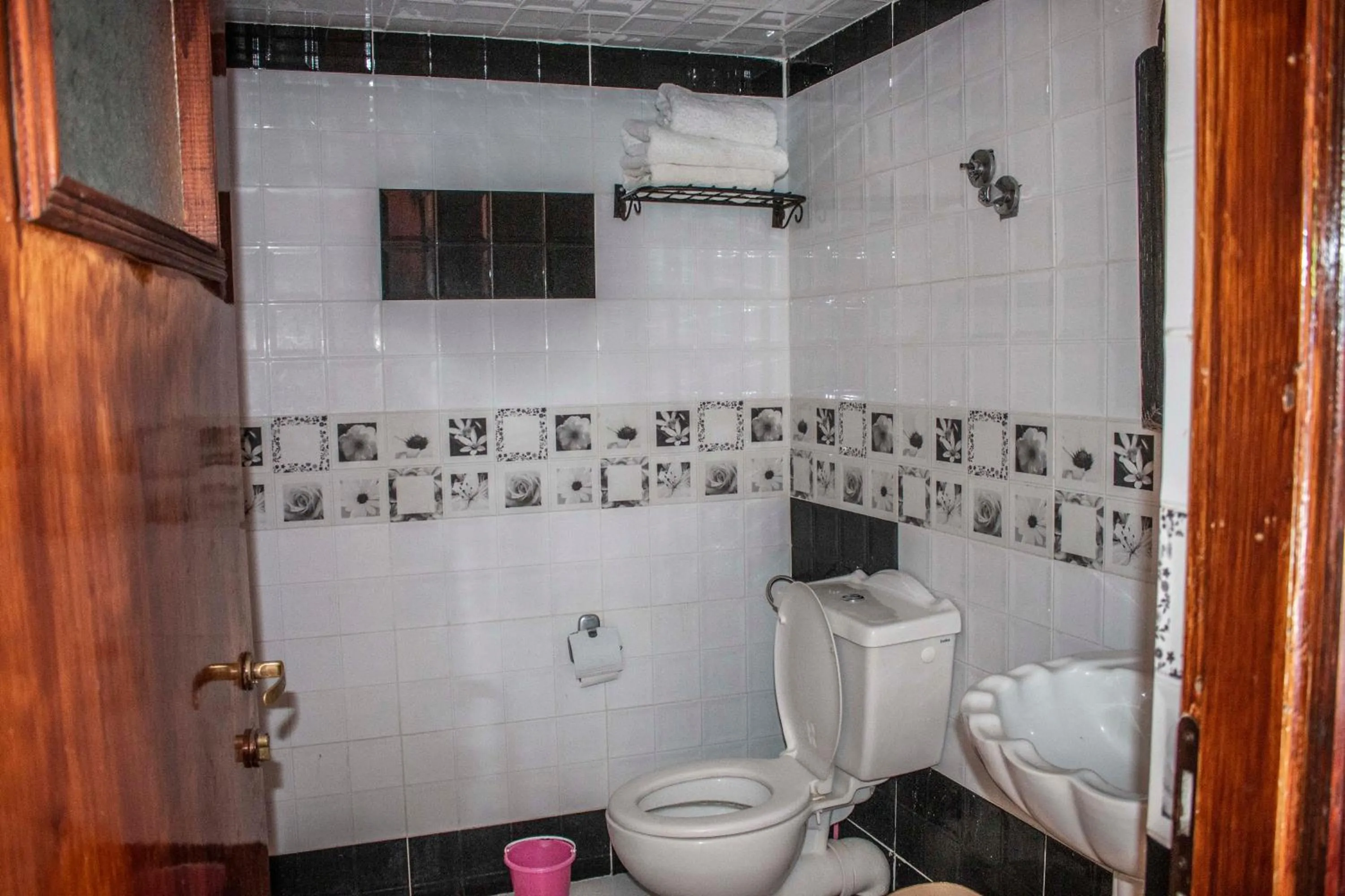 Shower in Hôtel Restaurant Ali