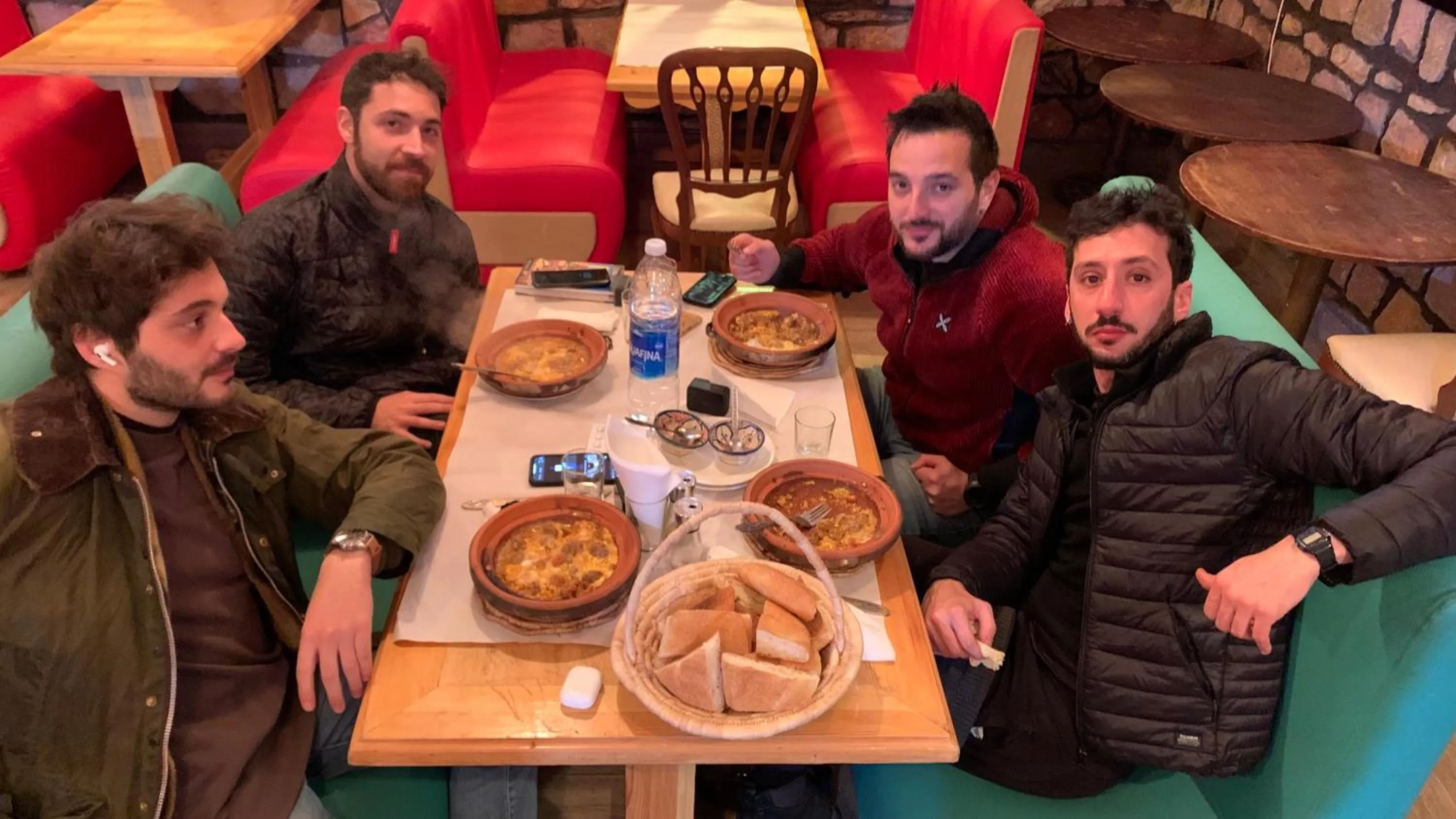 Restaurant/places to eat in Hôtel Restaurant Ali