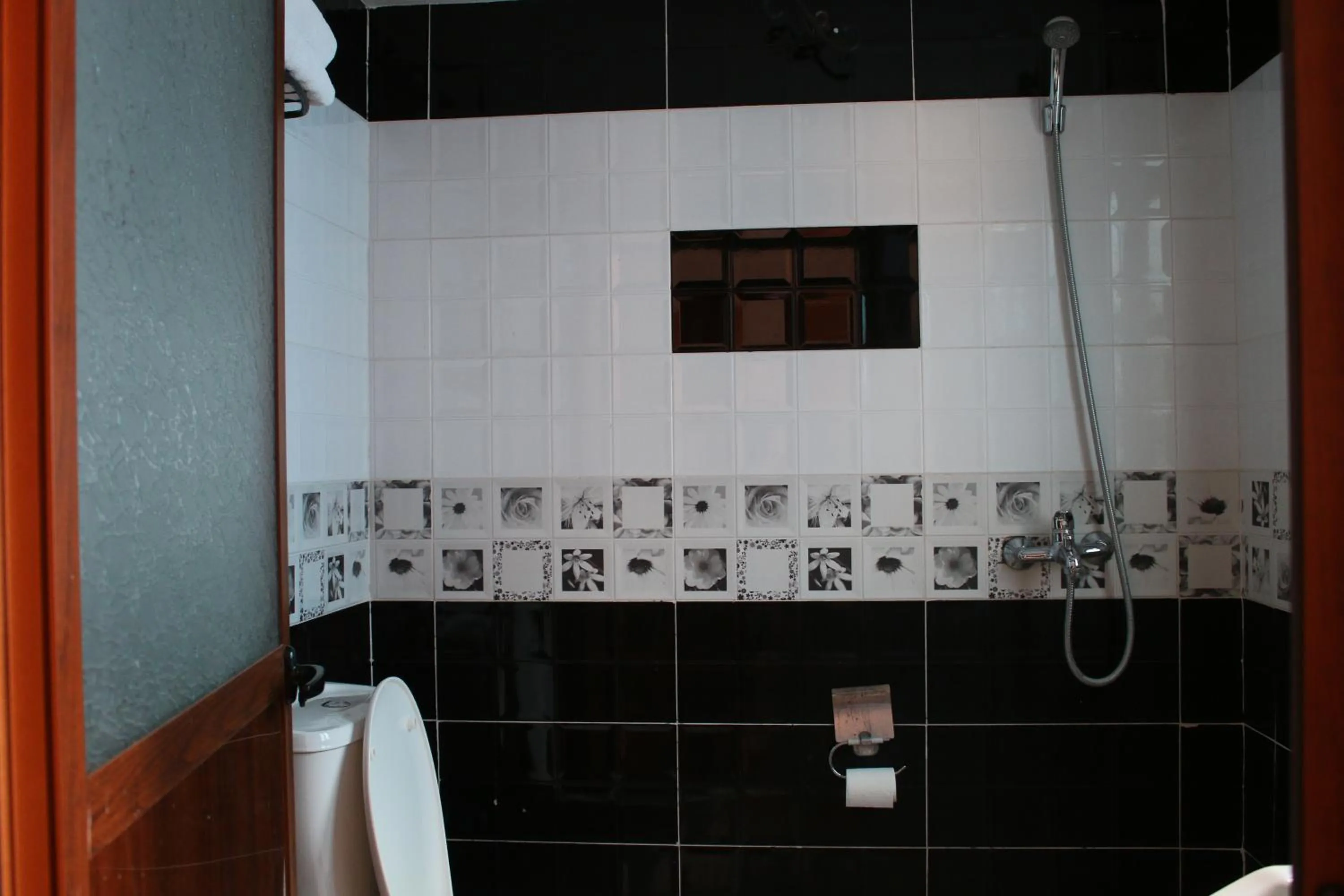 Shower in Hôtel Restaurant Ali