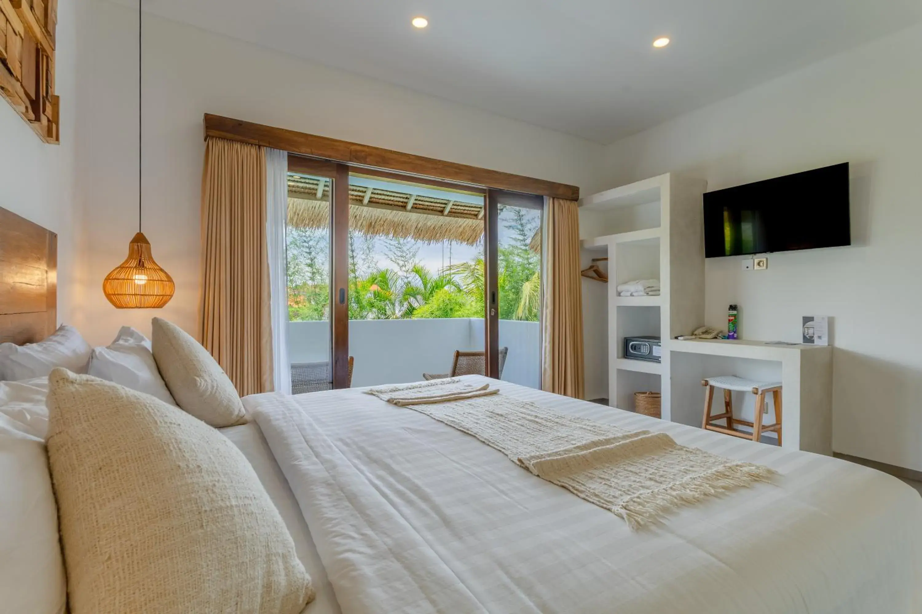 TV and multimedia, Bed in Baliterraneo Boutique Resort Seminyak TV and multimedia, Bed in Baliterraneo Boutique Resort Seminyak