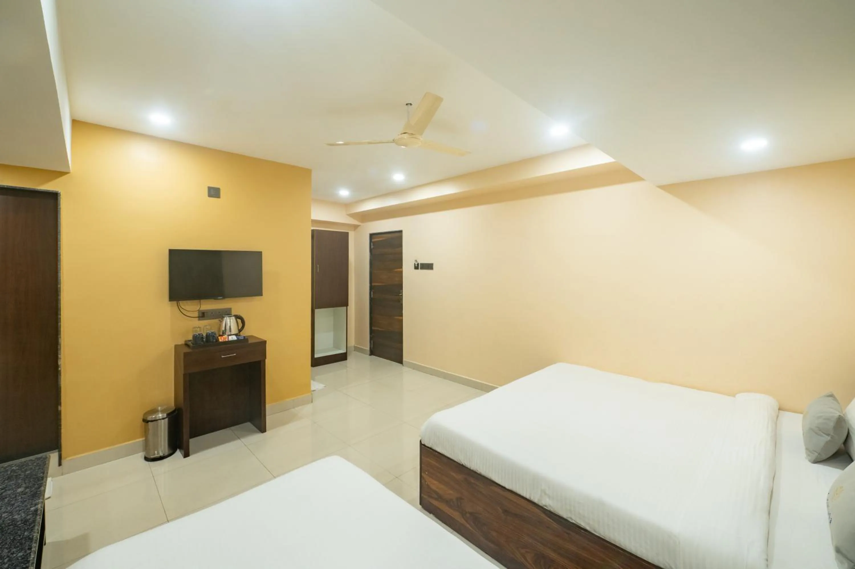 Bed in Hotel Pravasa stay ,Shirdi