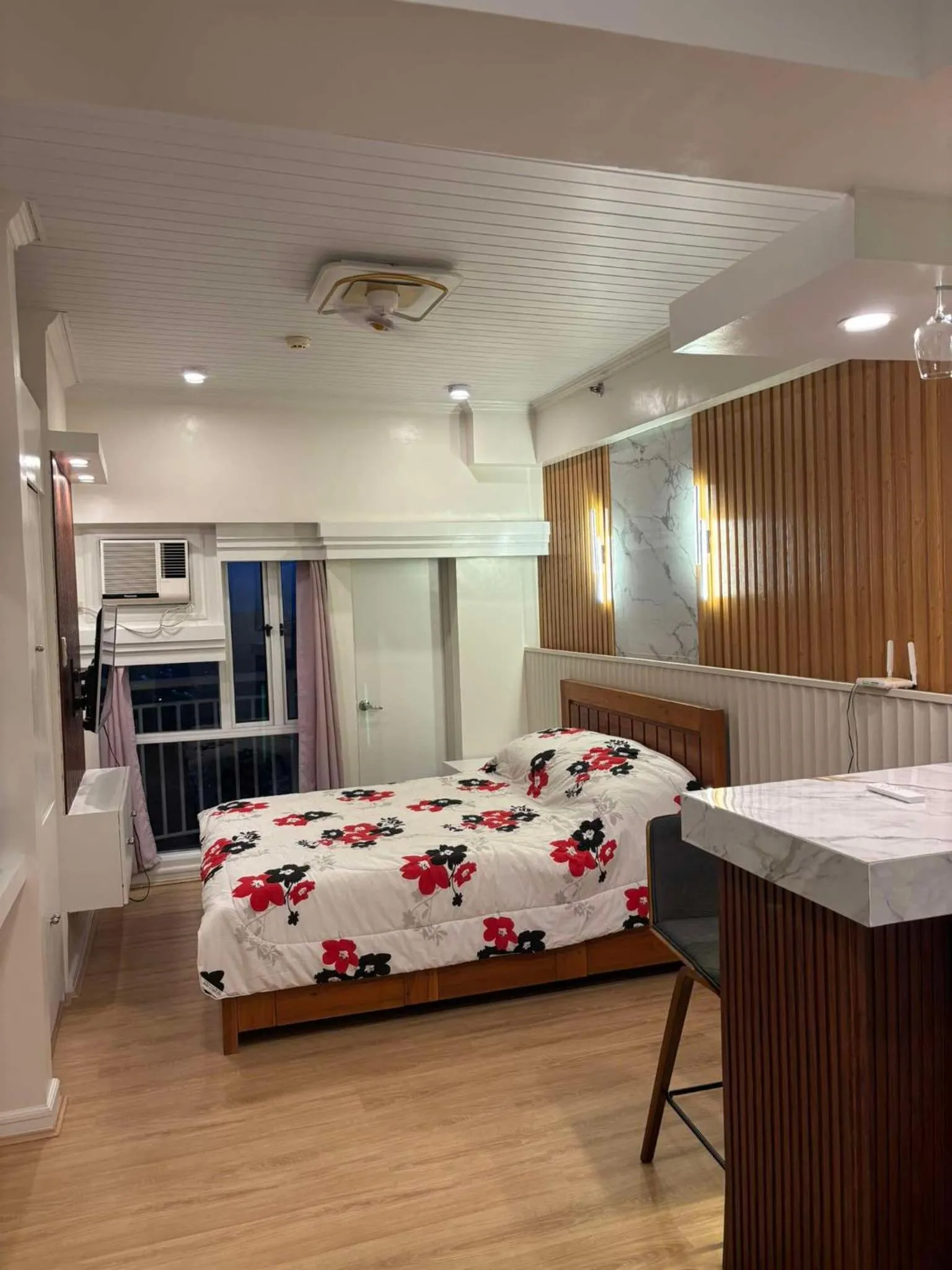 Bed in Tagaytay Prime Residence City Land