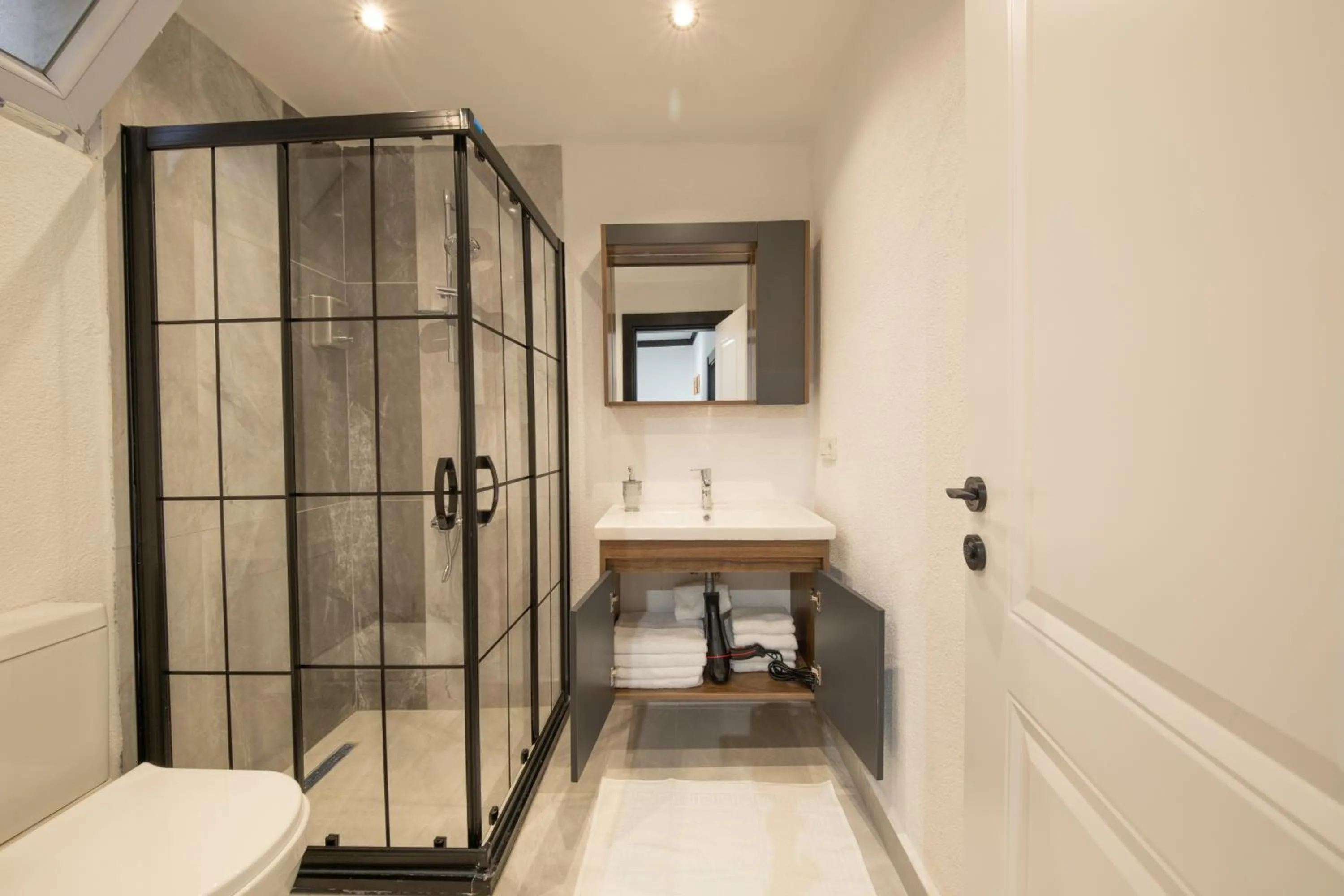 Shower in Hexa Apartments Sisli
