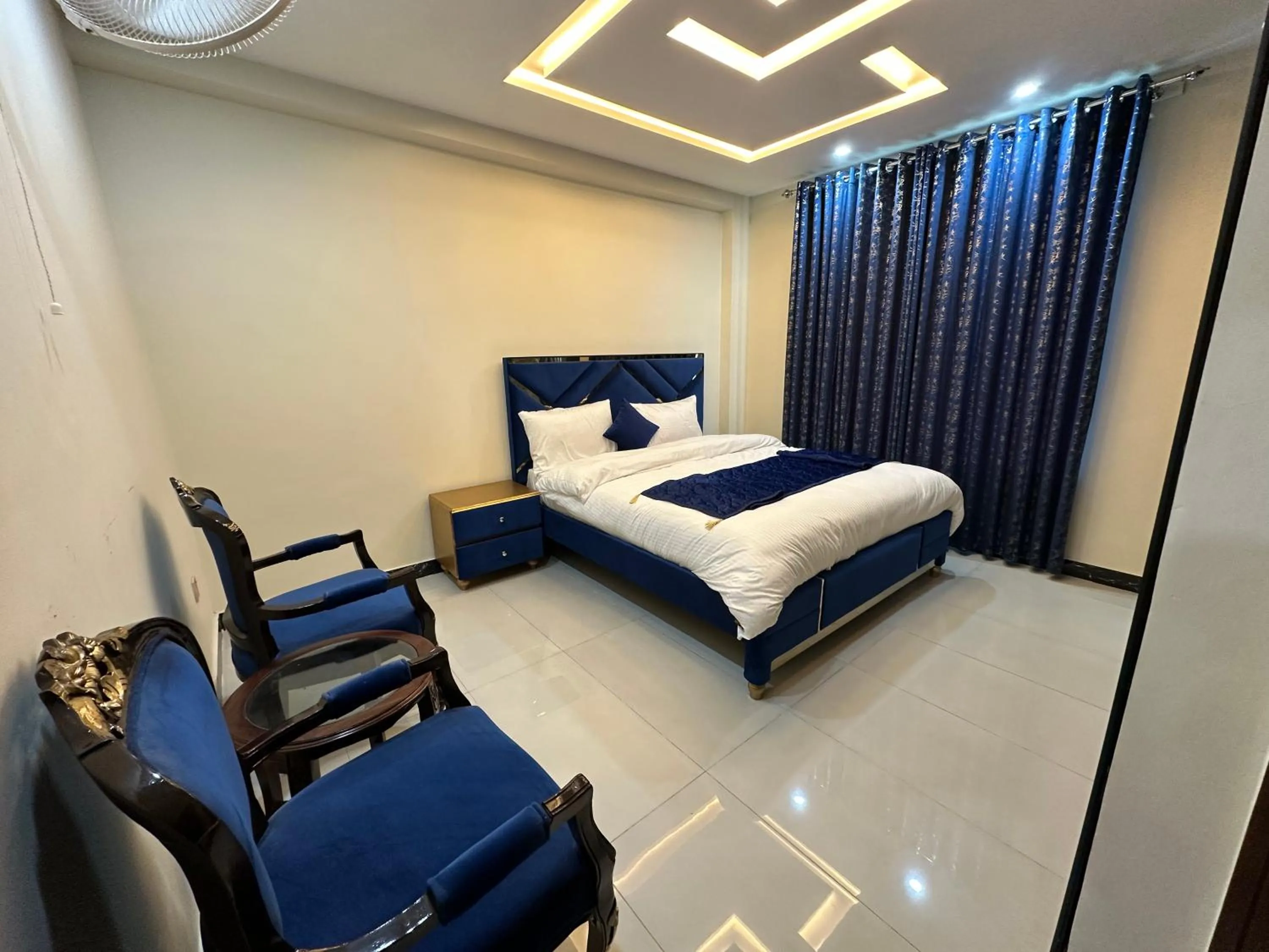 Bed in Hotel Summer Palace Murree