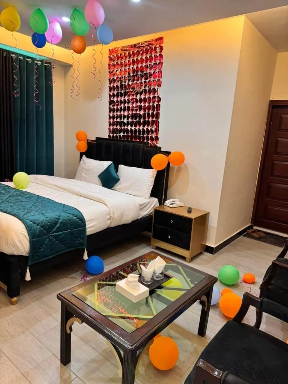 Bed in Hotel Summer Palace Murree