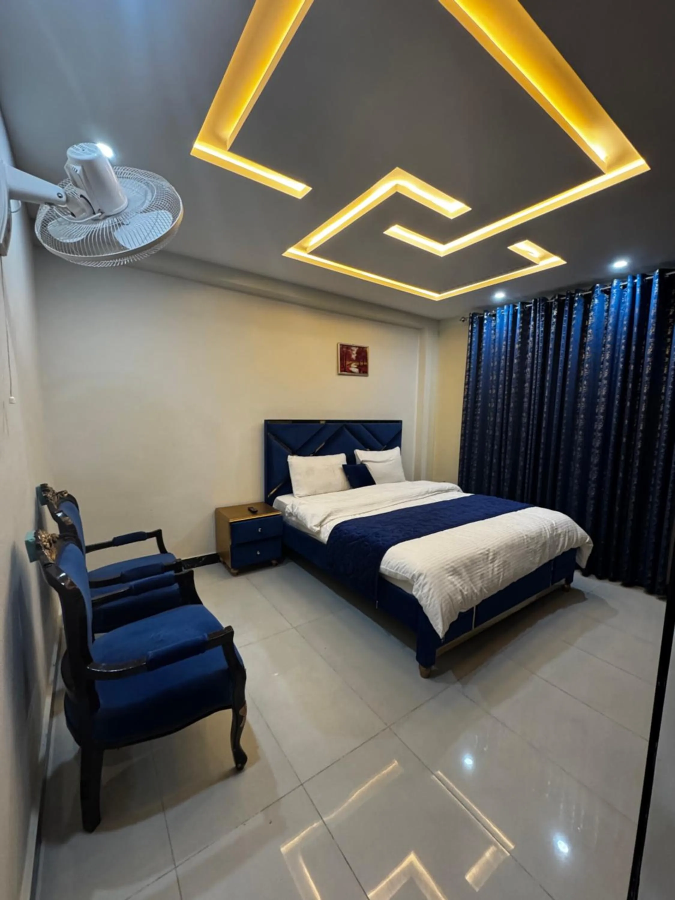 Bed in Hotel Summer Palace Murree