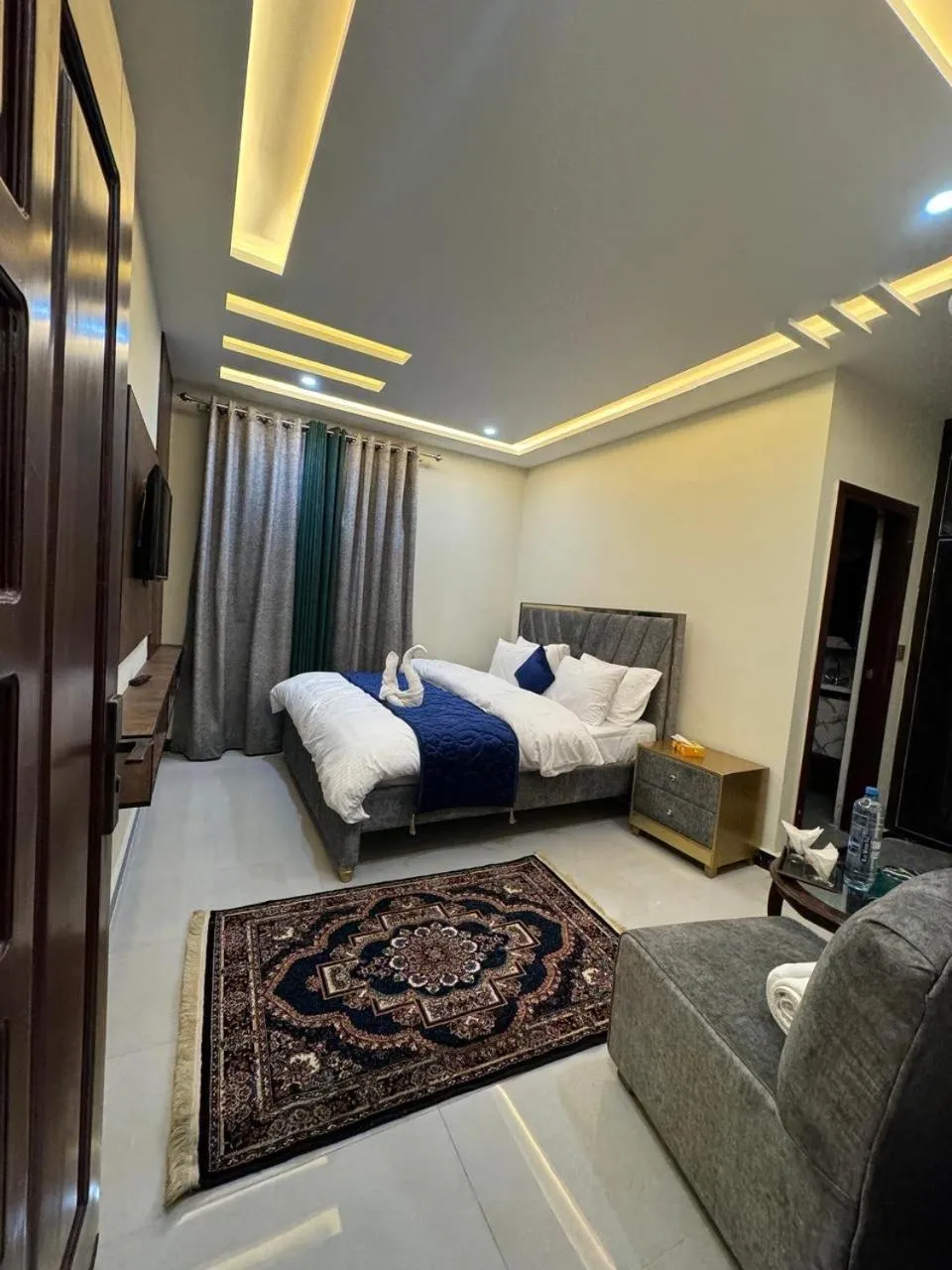 Bed in Hotel Summer Palace Murree