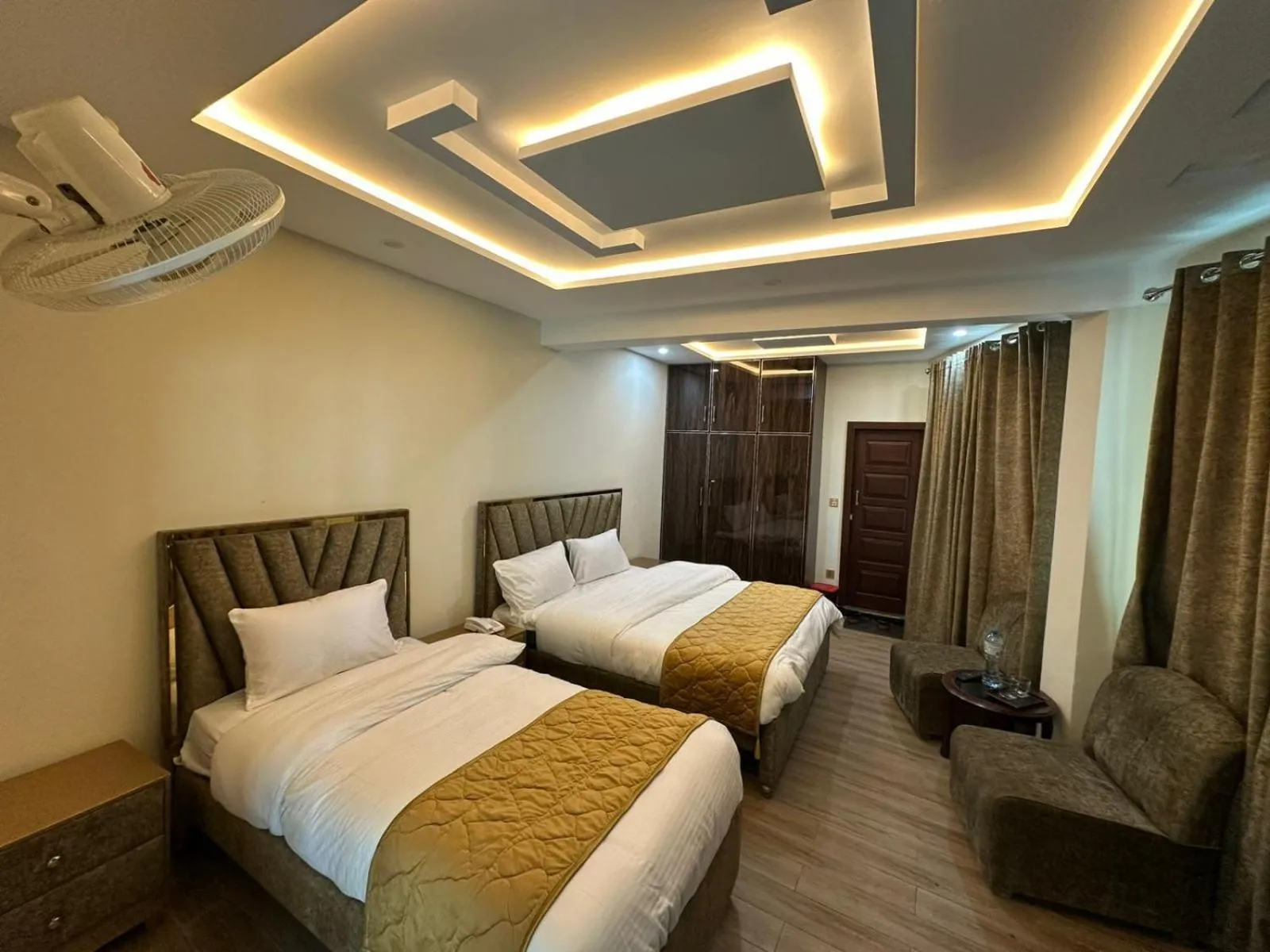Bed in Hotel Summer Palace Murree