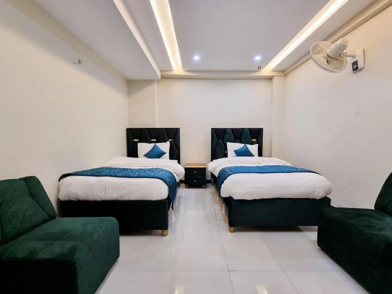 Bed in Hotel Summer Palace Murree