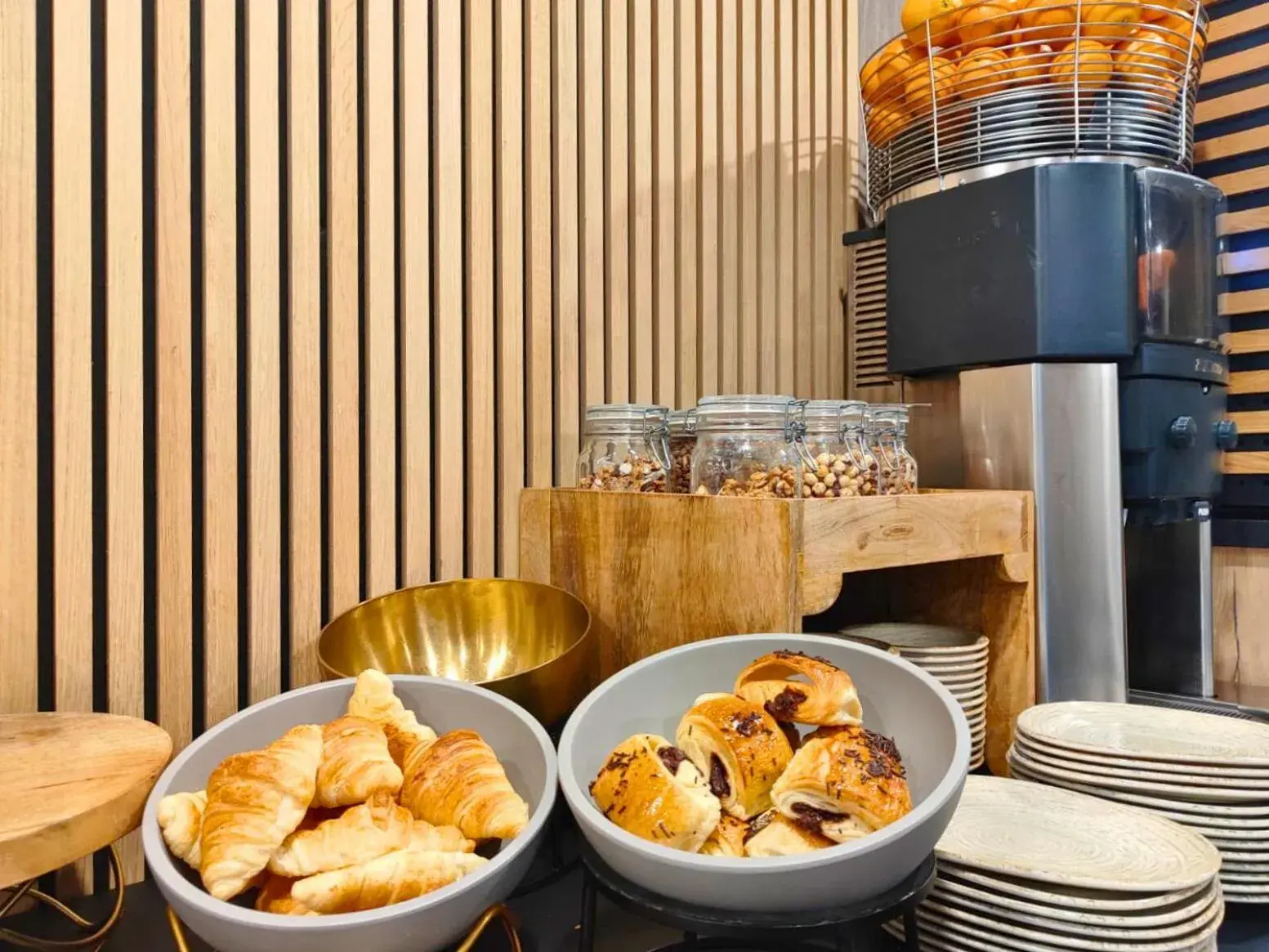 Breakfast in Hotel Focus Breakfast in Hotel Focus