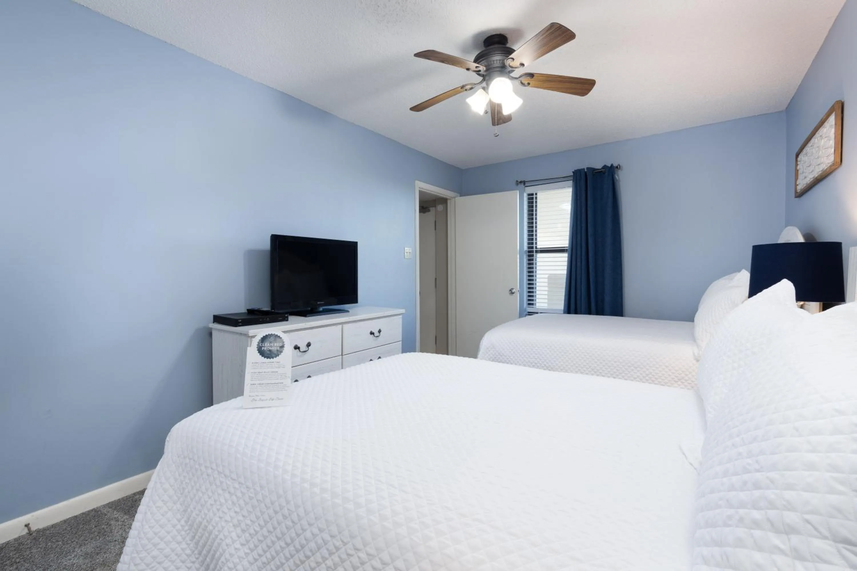 Bed in Phoenix III 3086 by Vacation Homes Collection