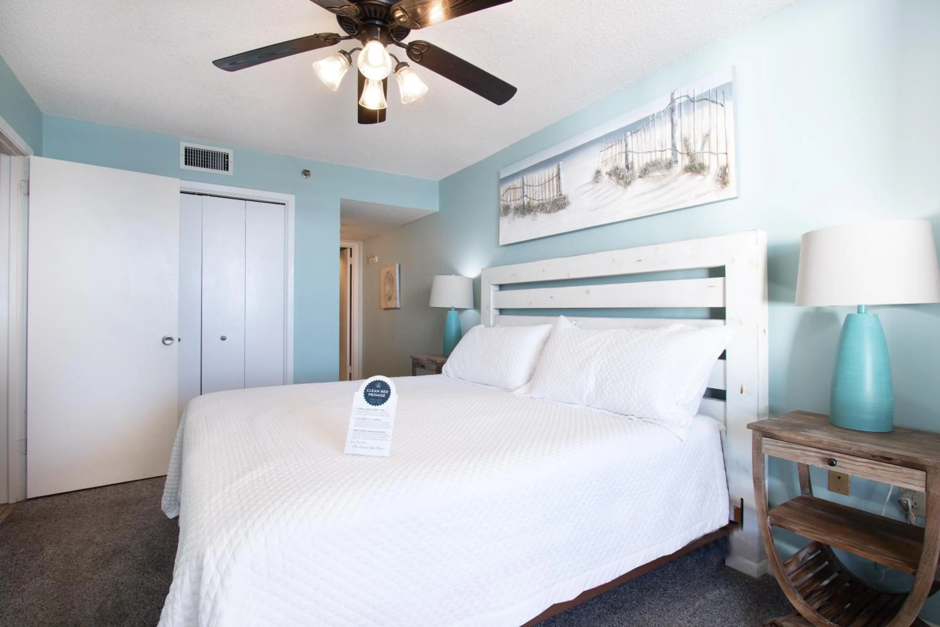 Bed in Phoenix III 3086 by Vacation Homes Collection