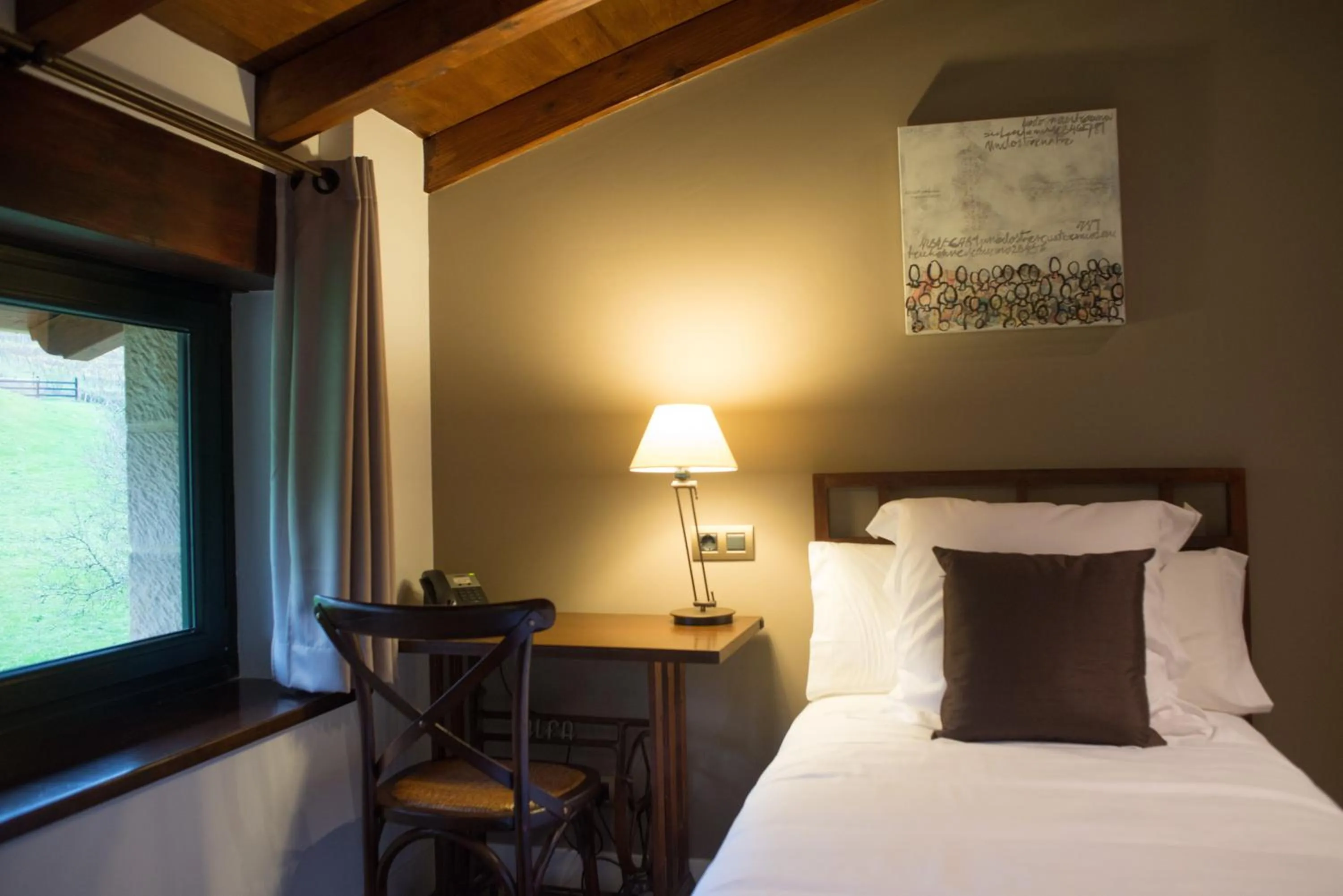 Shower, Bed in Osabarena Hotela