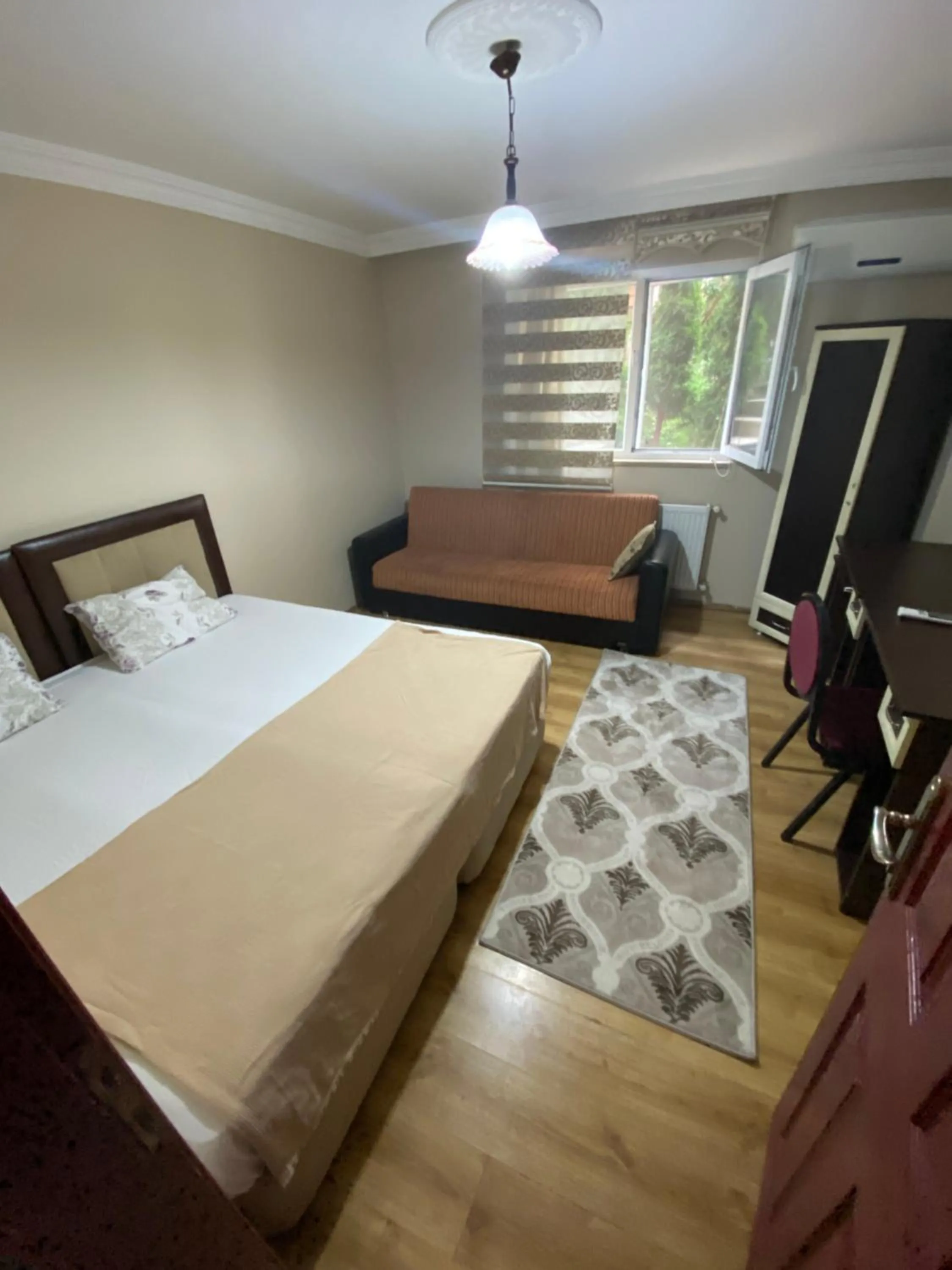 Seating area in Menekşe Apart 1