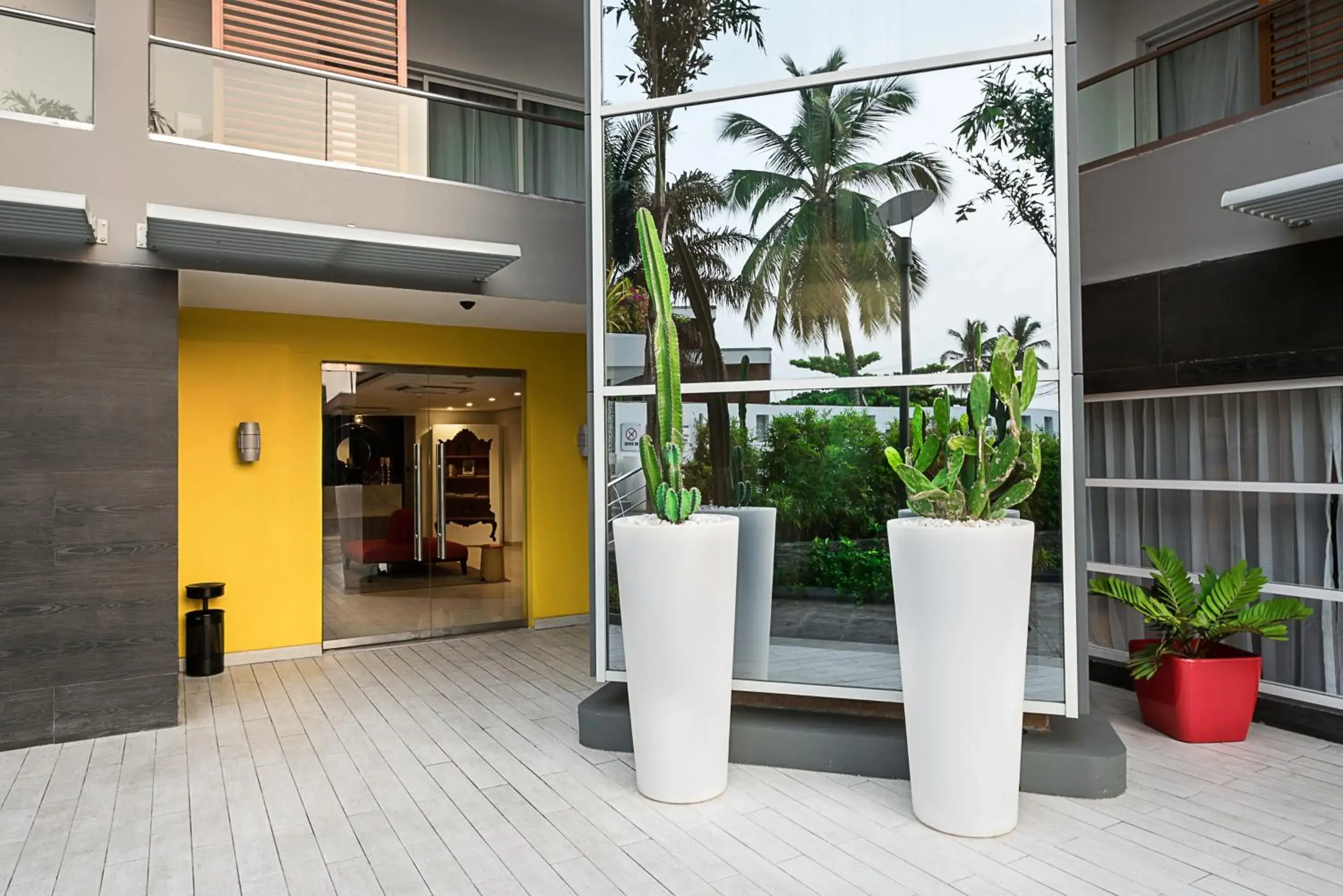 Facade/entrance in Maison Fahrenheit Facade/entrance in Maison Fahrenheit