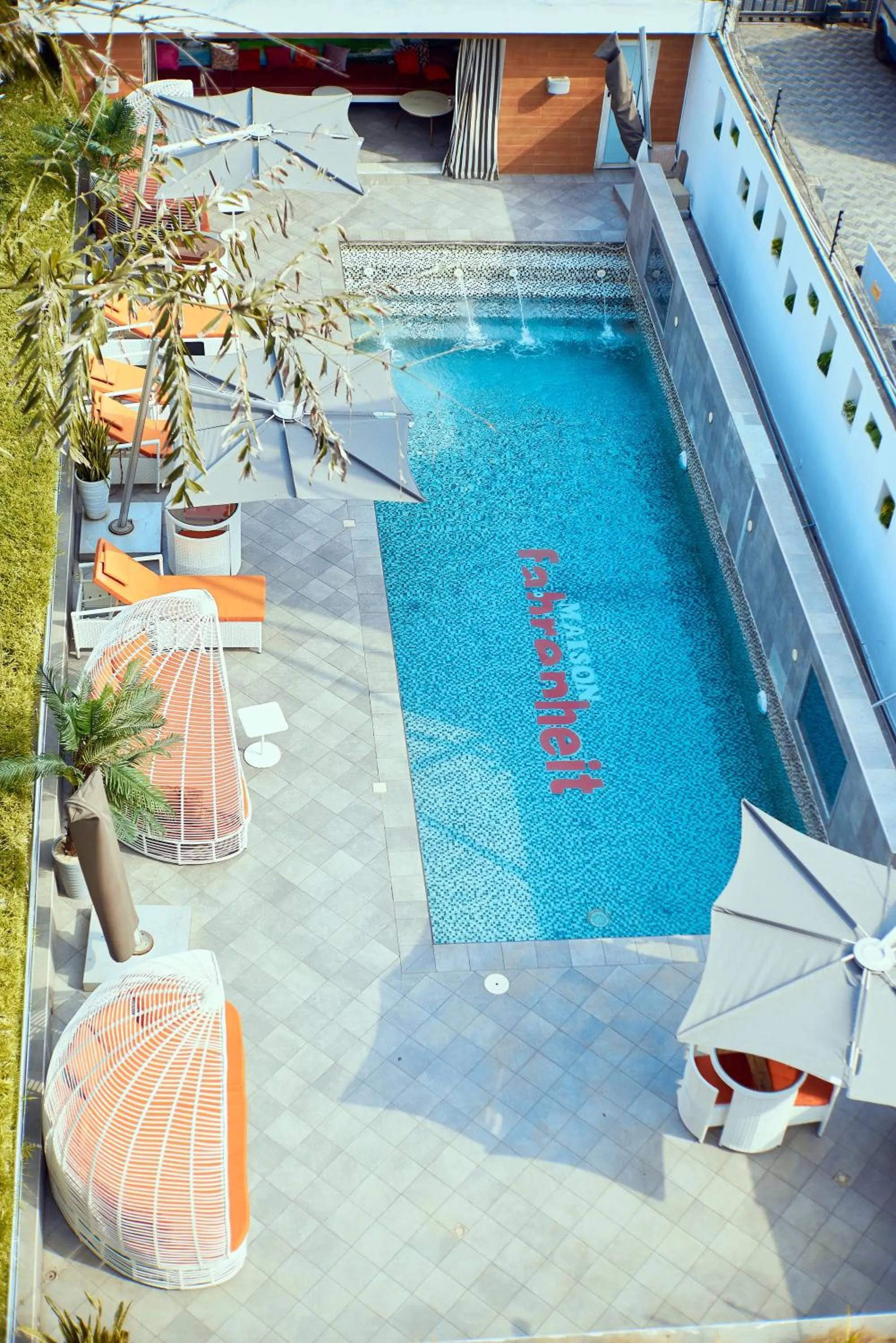 Swimming pool in Maison Fahrenheit