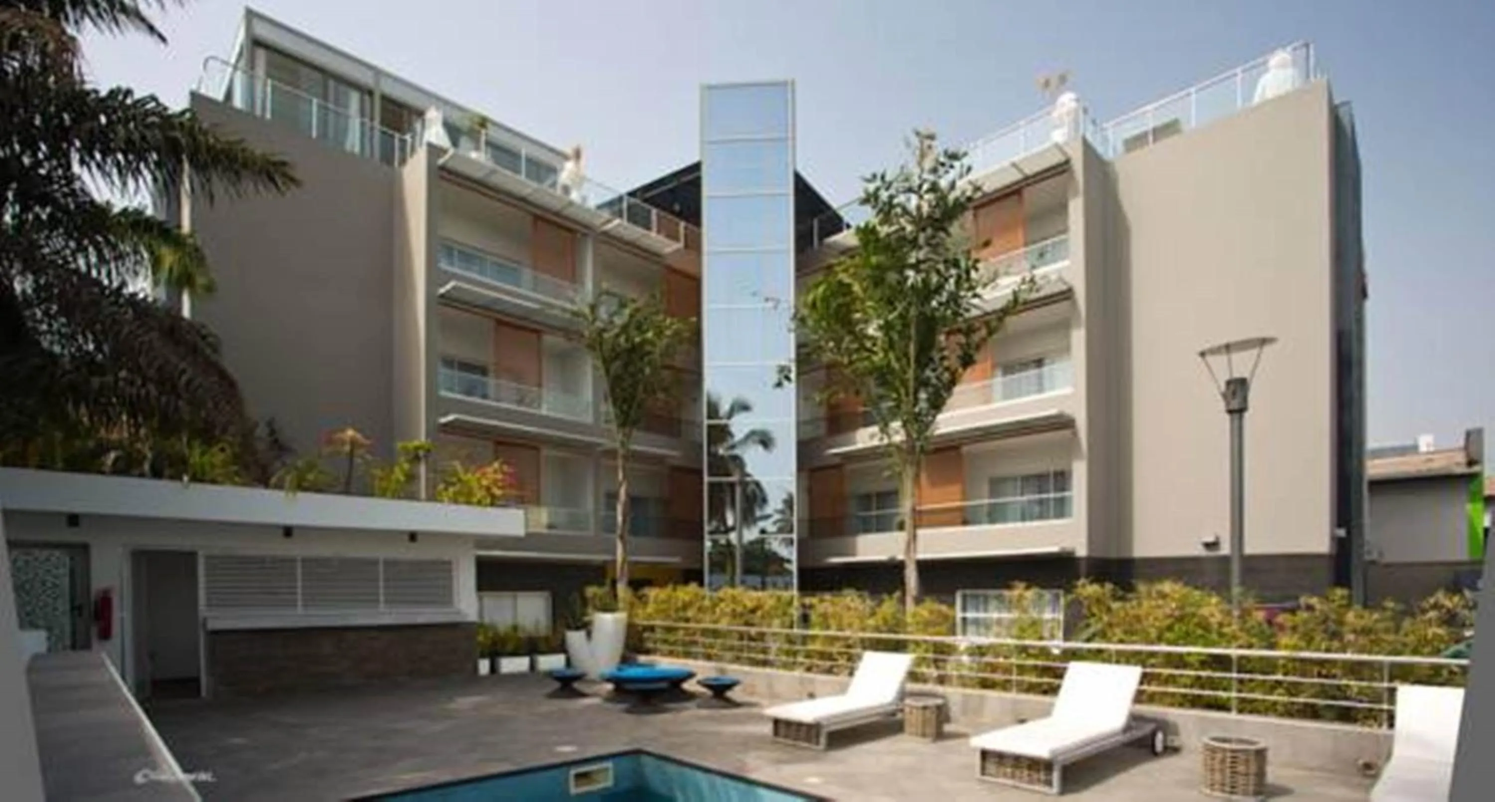 Swimming pool in Maison Fahrenheit