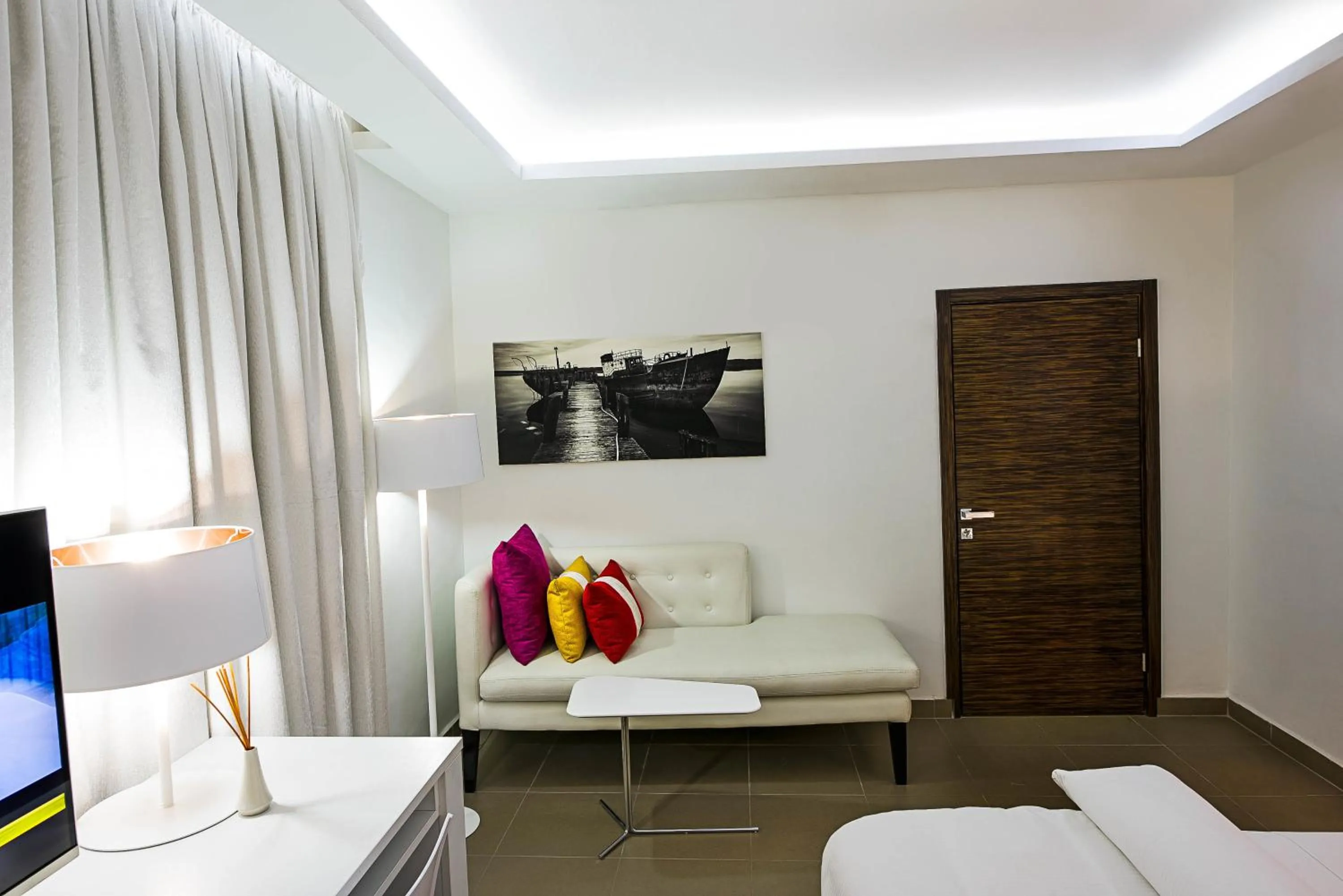 Seating area, Bed in Maison Fahrenheit