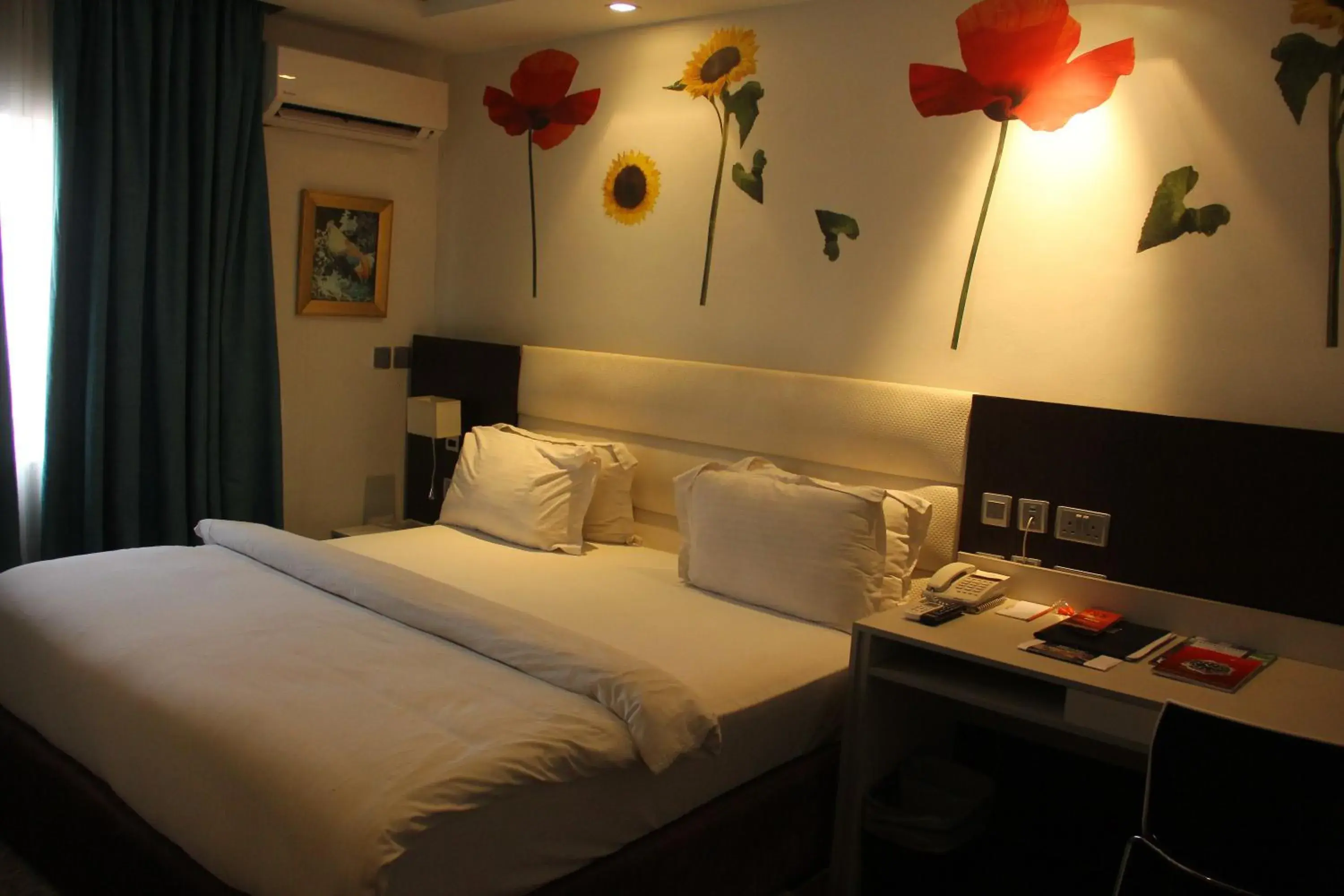 Night, Bed in Maison Fahrenheit Night, Bed in Maison Fahrenheit