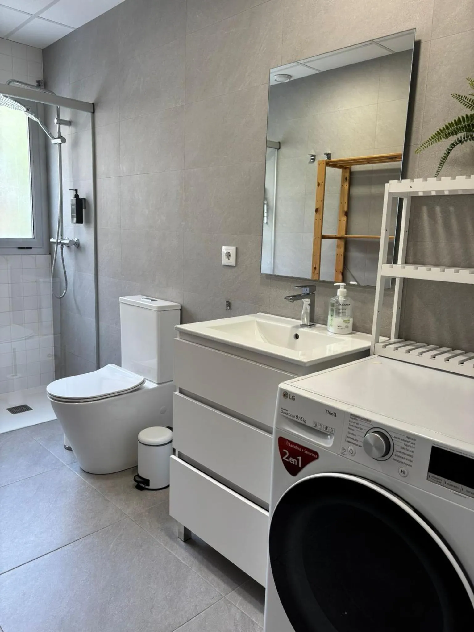 Bathroom in Apartahotel Espai Verd Benimaclet
