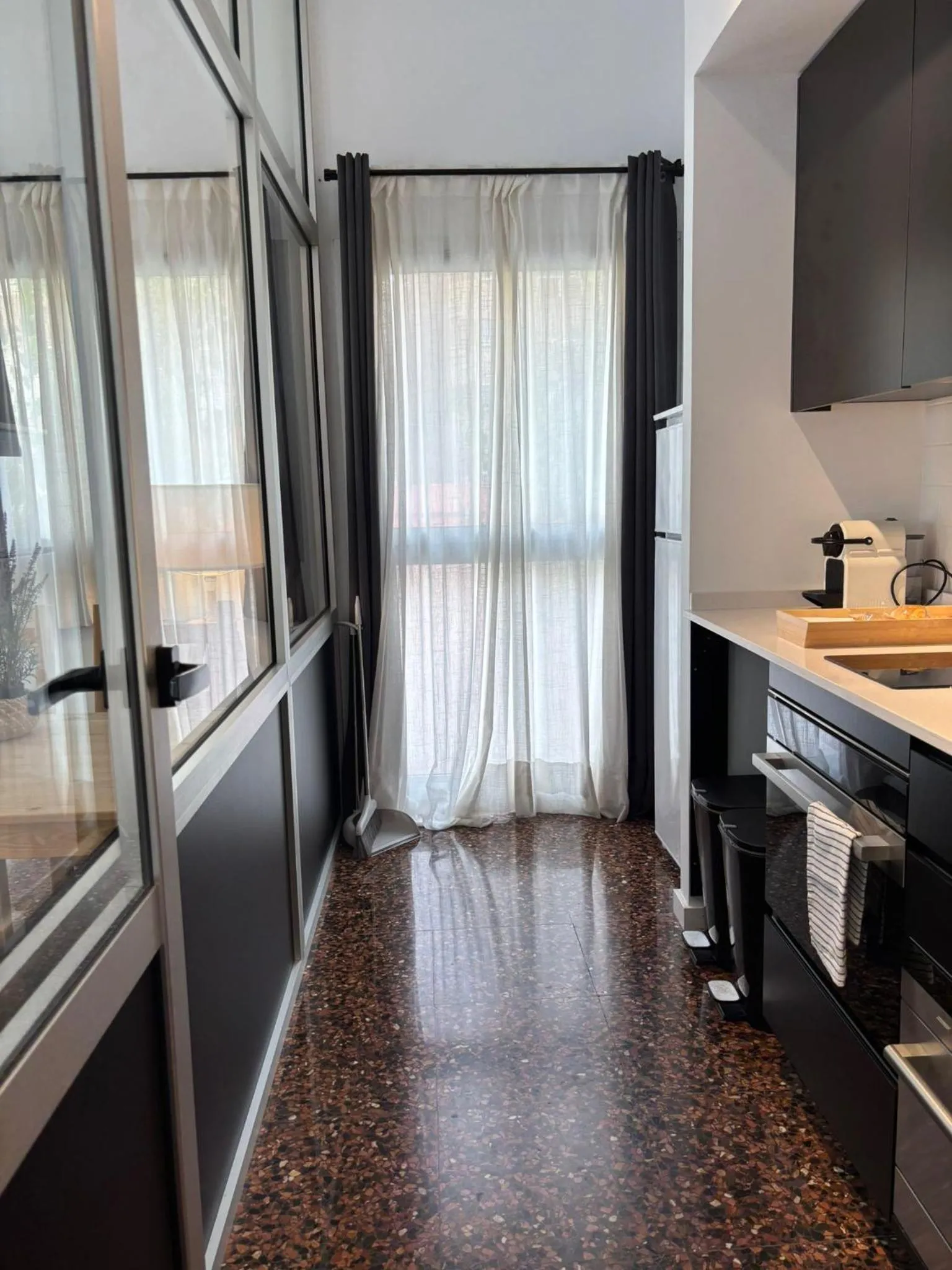 Kitchen or kitchenette in Apartahotel Espai Verd Benimaclet