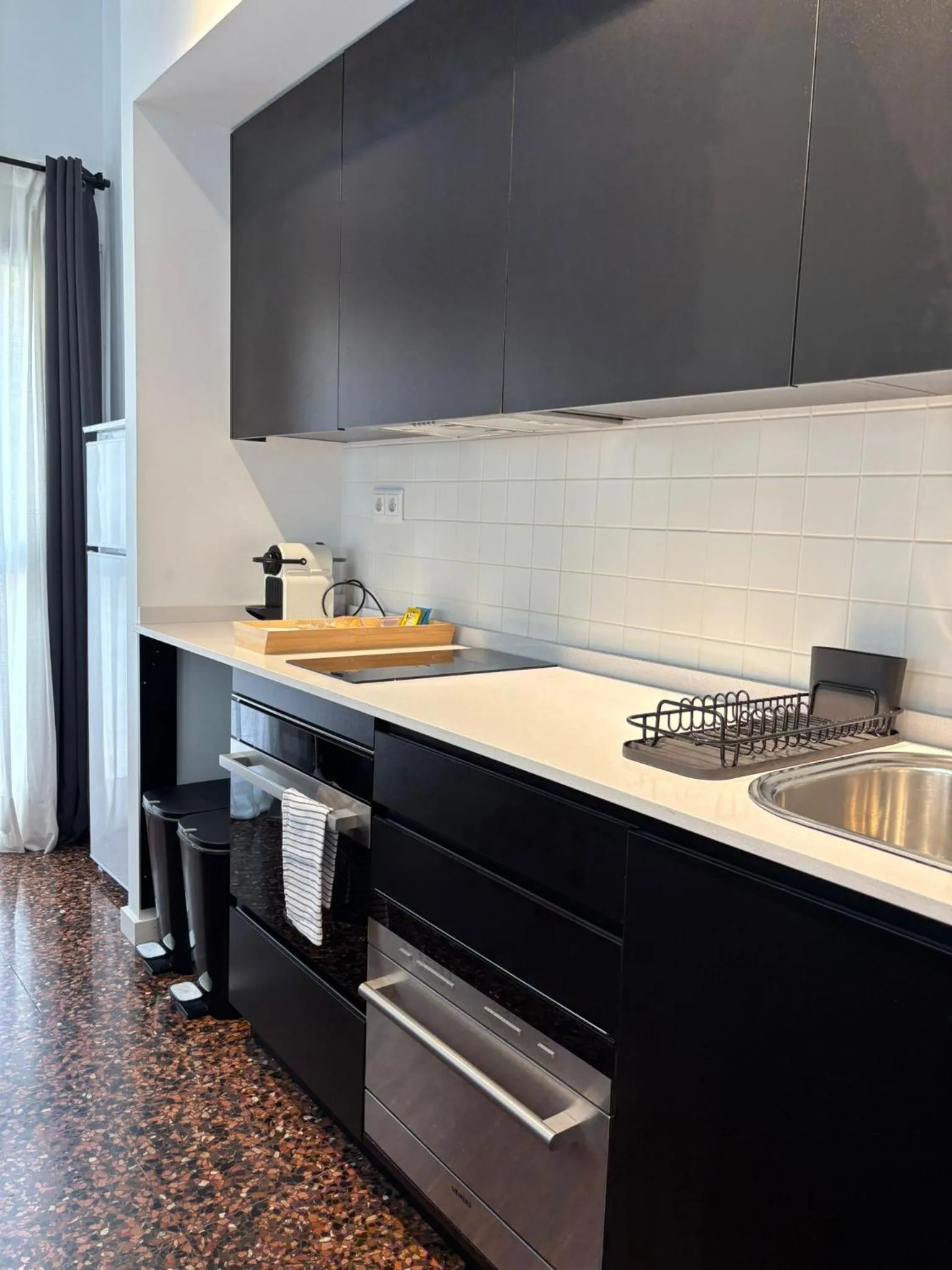 Kitchen or kitchenette in Apartahotel Espai Verd Benimaclet