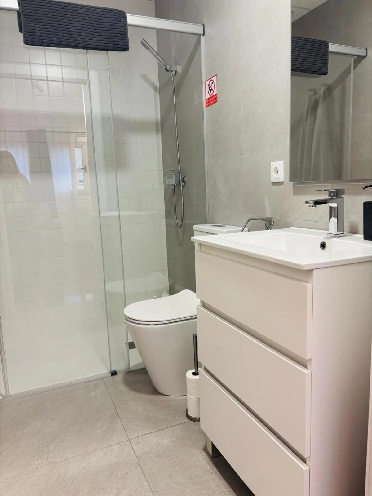 Shower in Apartahotel Espai Verd Benimaclet