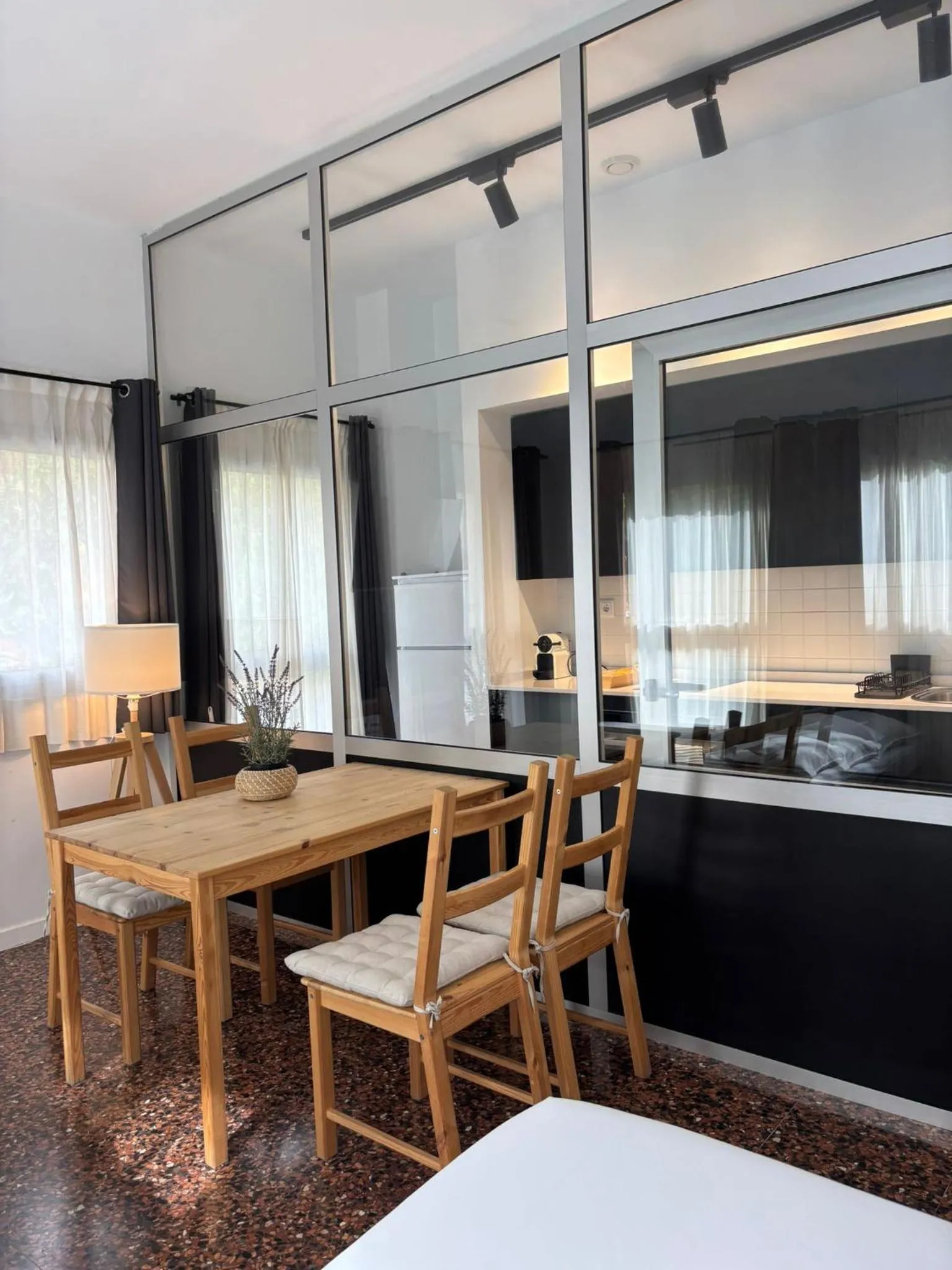 Kitchen or kitchenette in Apartahotel Espai Verd Benimaclet