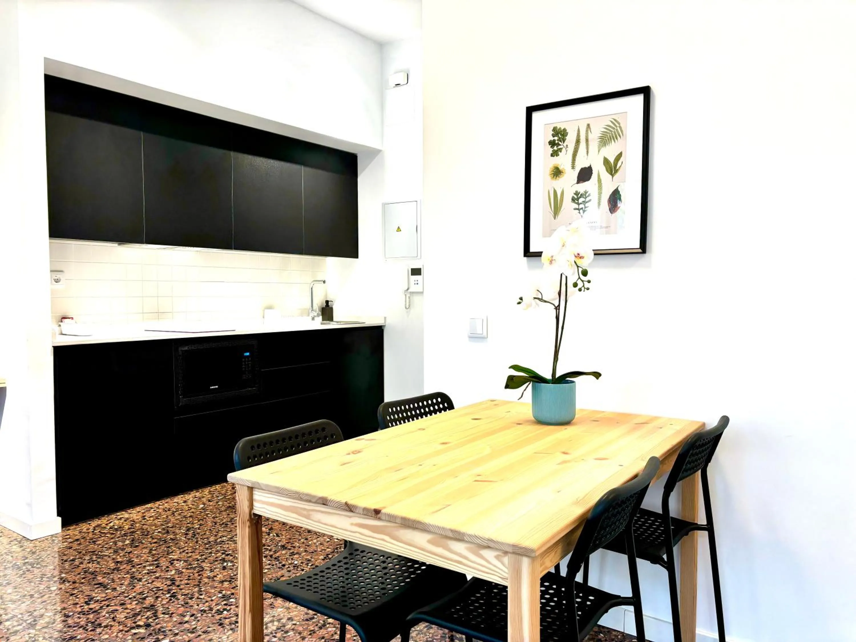 Kitchen or kitchenette in Apartahotel Espai Verd Benimaclet