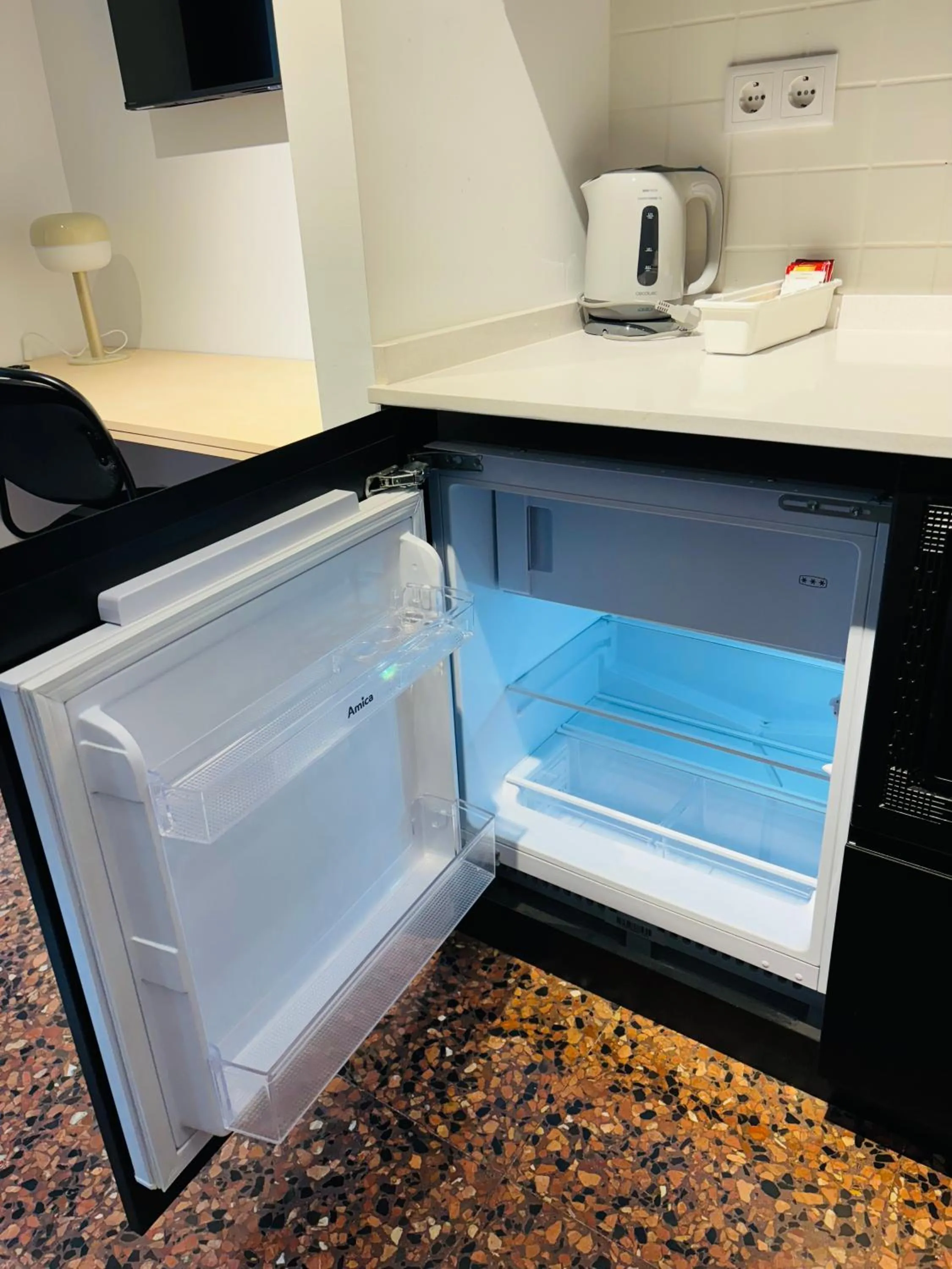 Kitchen or kitchenette in Apartahotel Espai Verd Benimaclet