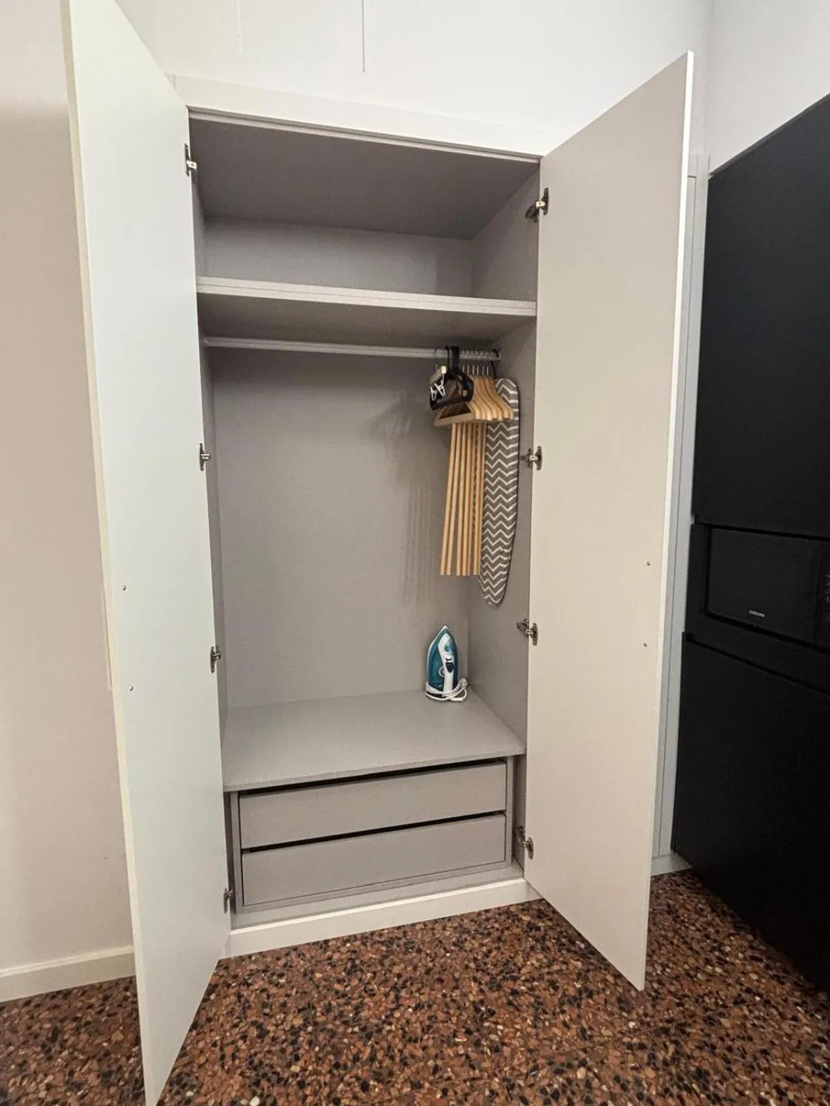 wardrobe in Apartahotel Espai Verd Benimaclet