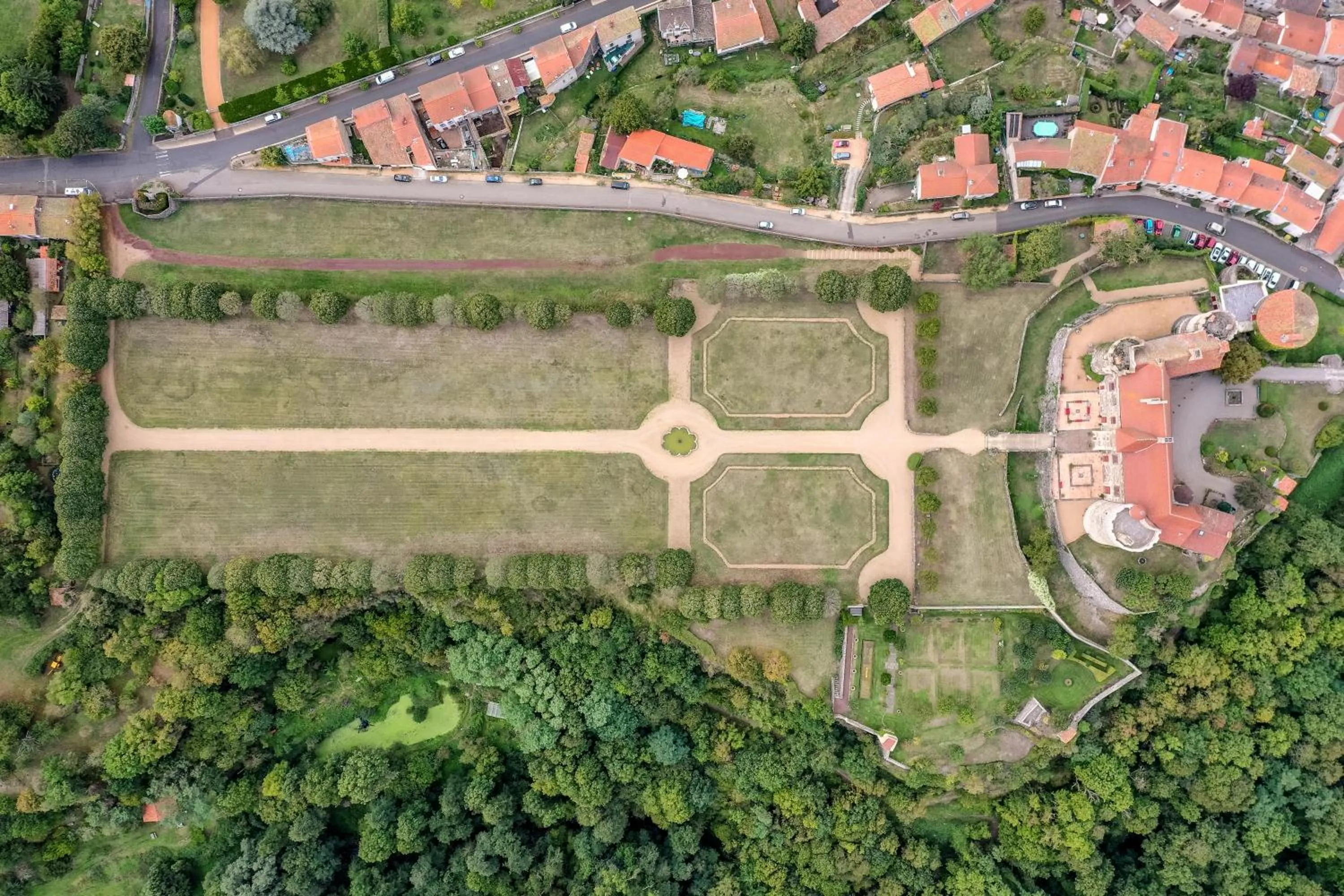 Château royal de Saint-Saturnin