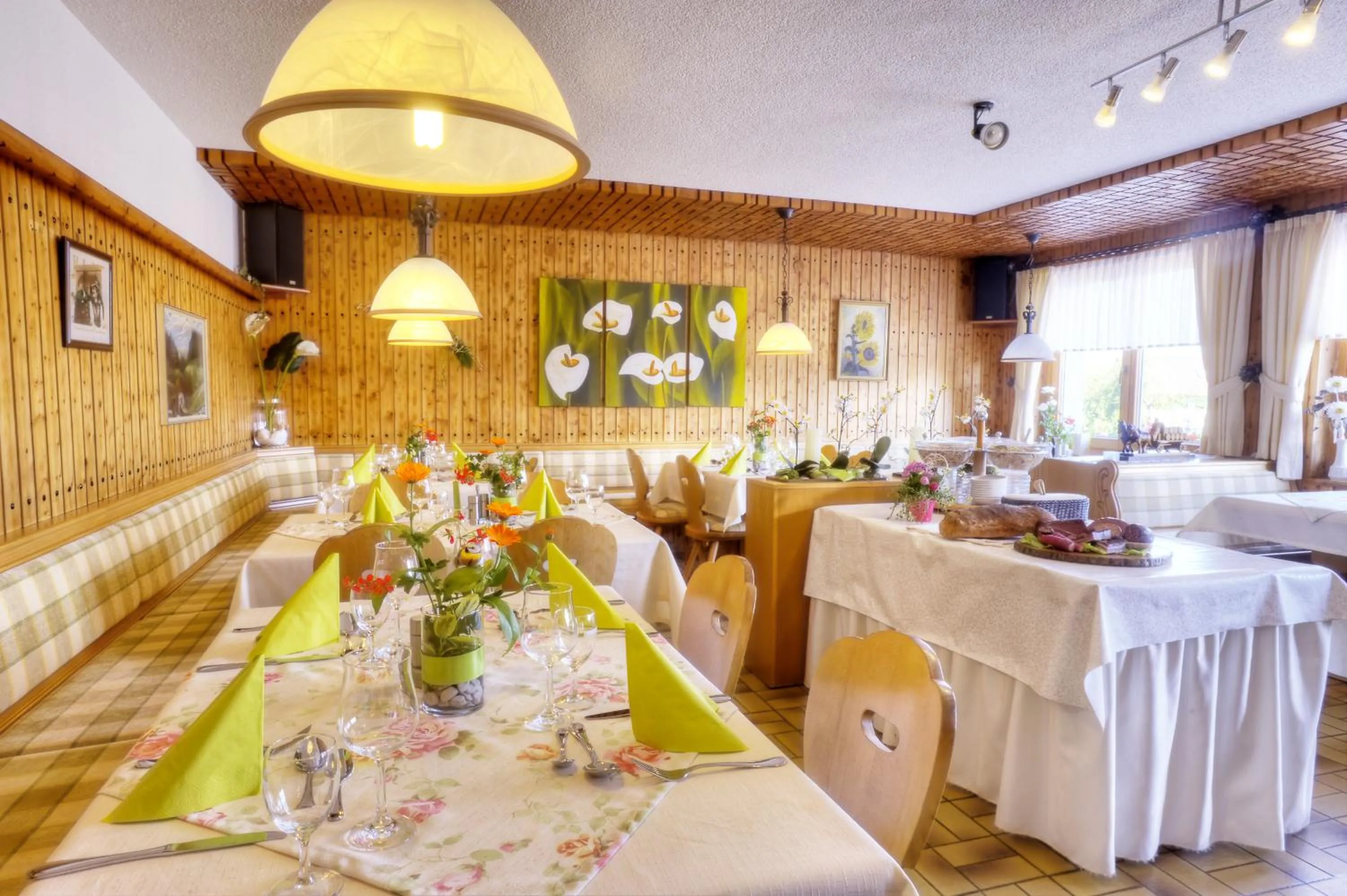 Restaurant/places to eat in Pension Fohrenberg