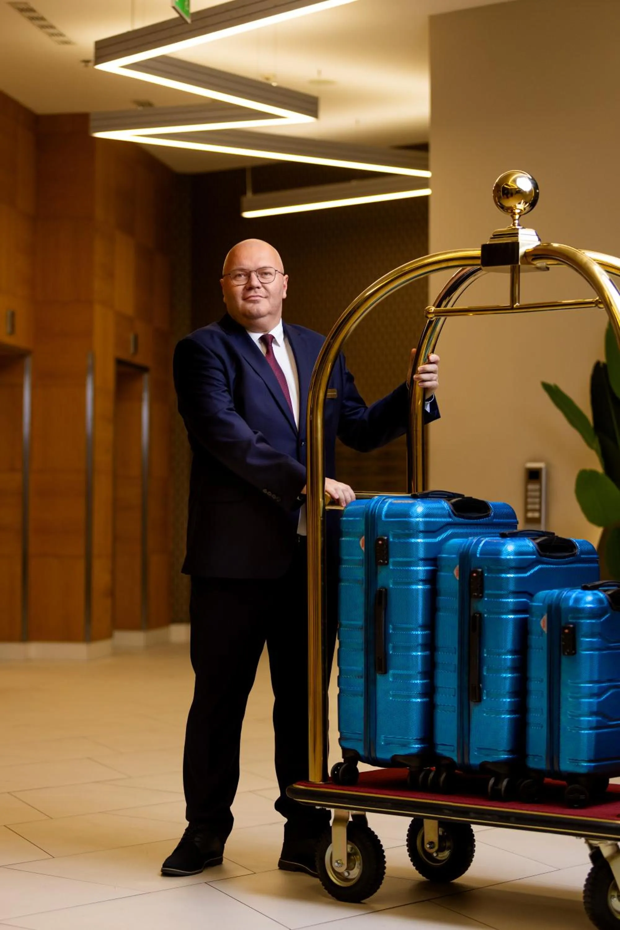 Staff in Apartamenty Sky Tower z Jakuzzi Przy Oknie