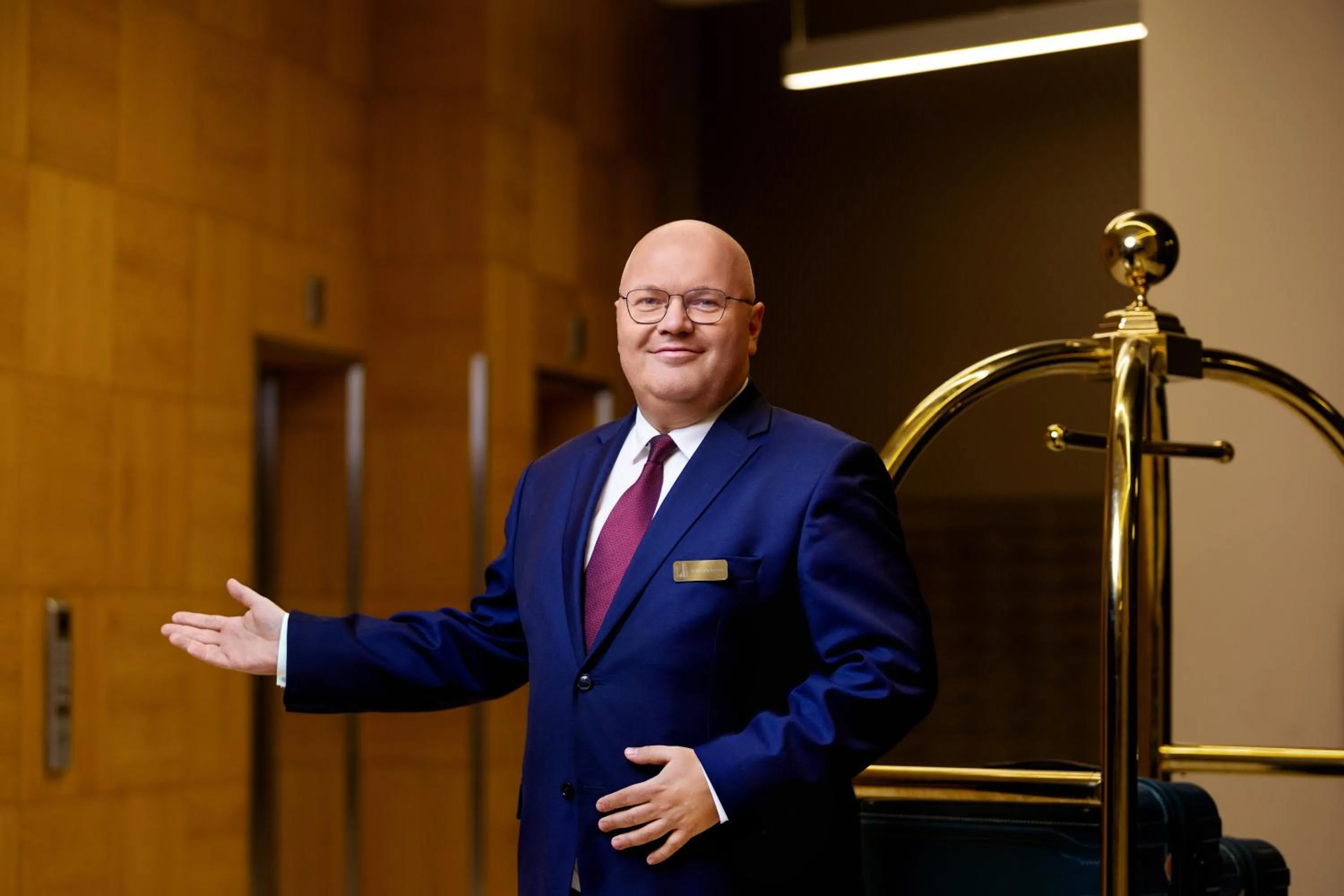 Staff in Apartamenty Sky Tower z Jakuzzi Przy Oknie