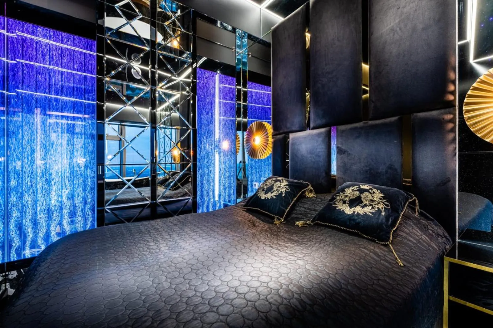 Bed in Apartamenty Sky Tower z Jakuzzi Przy Oknie