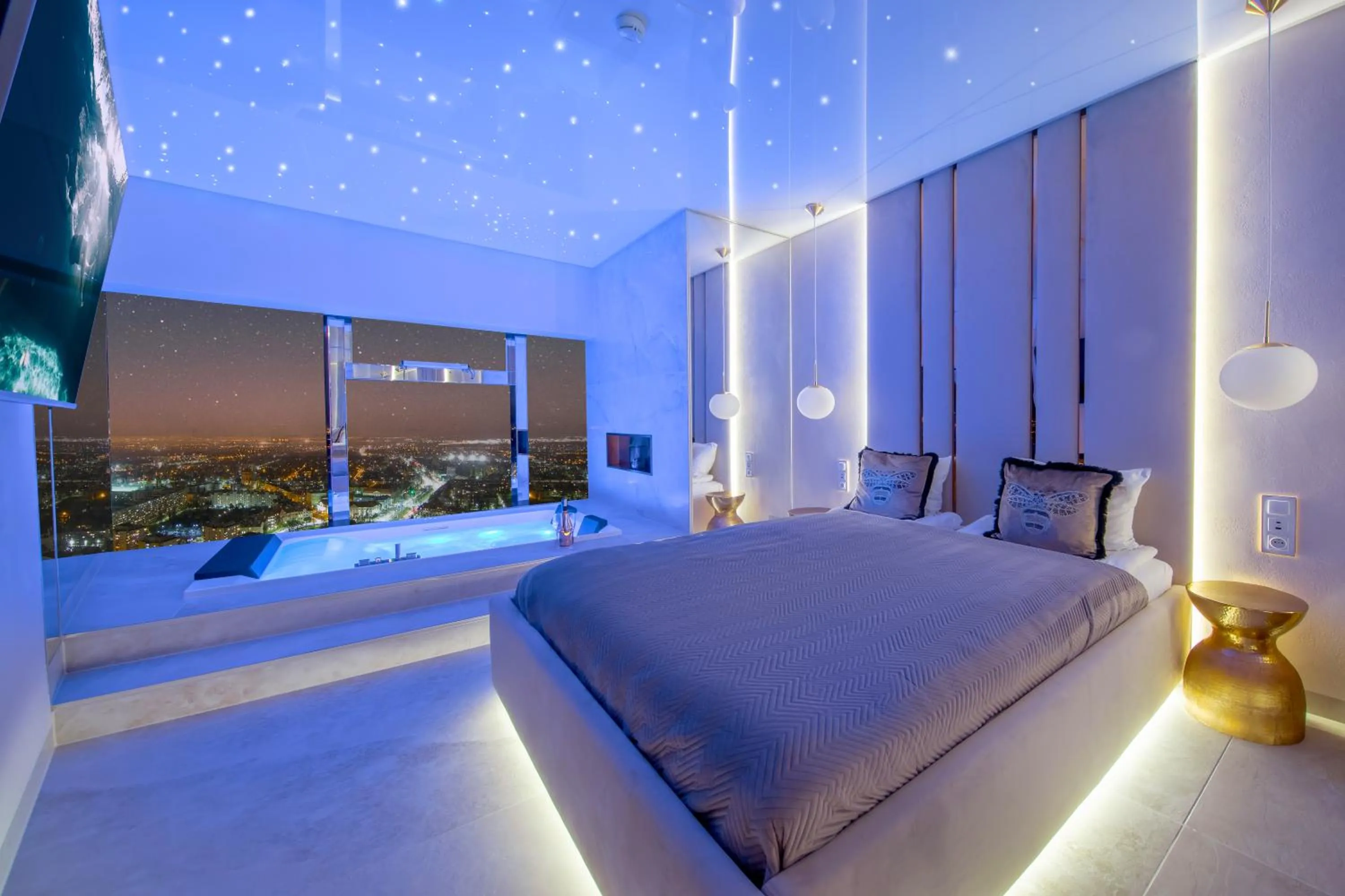 Bed in Apartamenty Sky Tower z Jakuzzi Przy Oknie