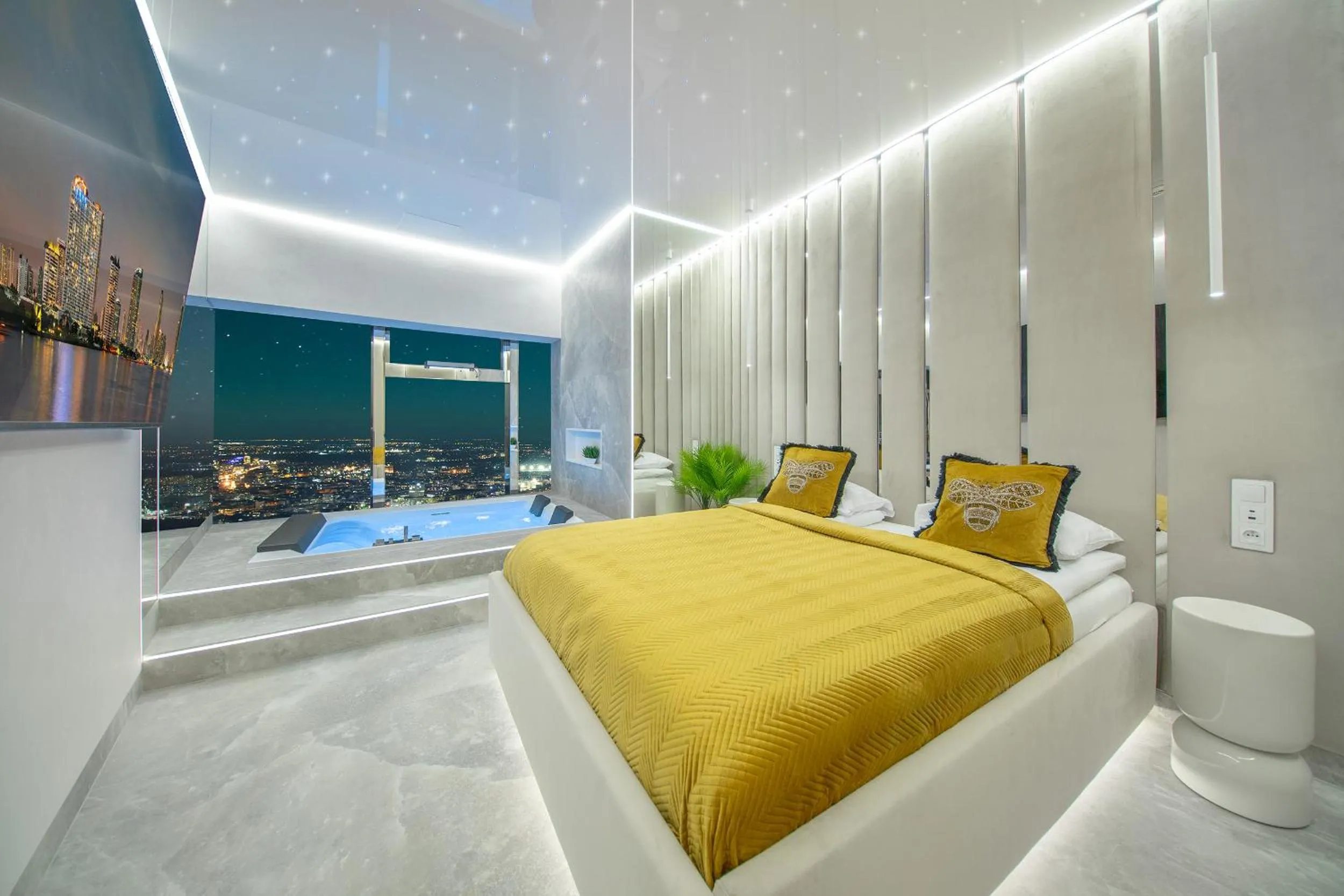 Bed in Apartamenty Sky Tower z Jakuzzi Przy Oknie